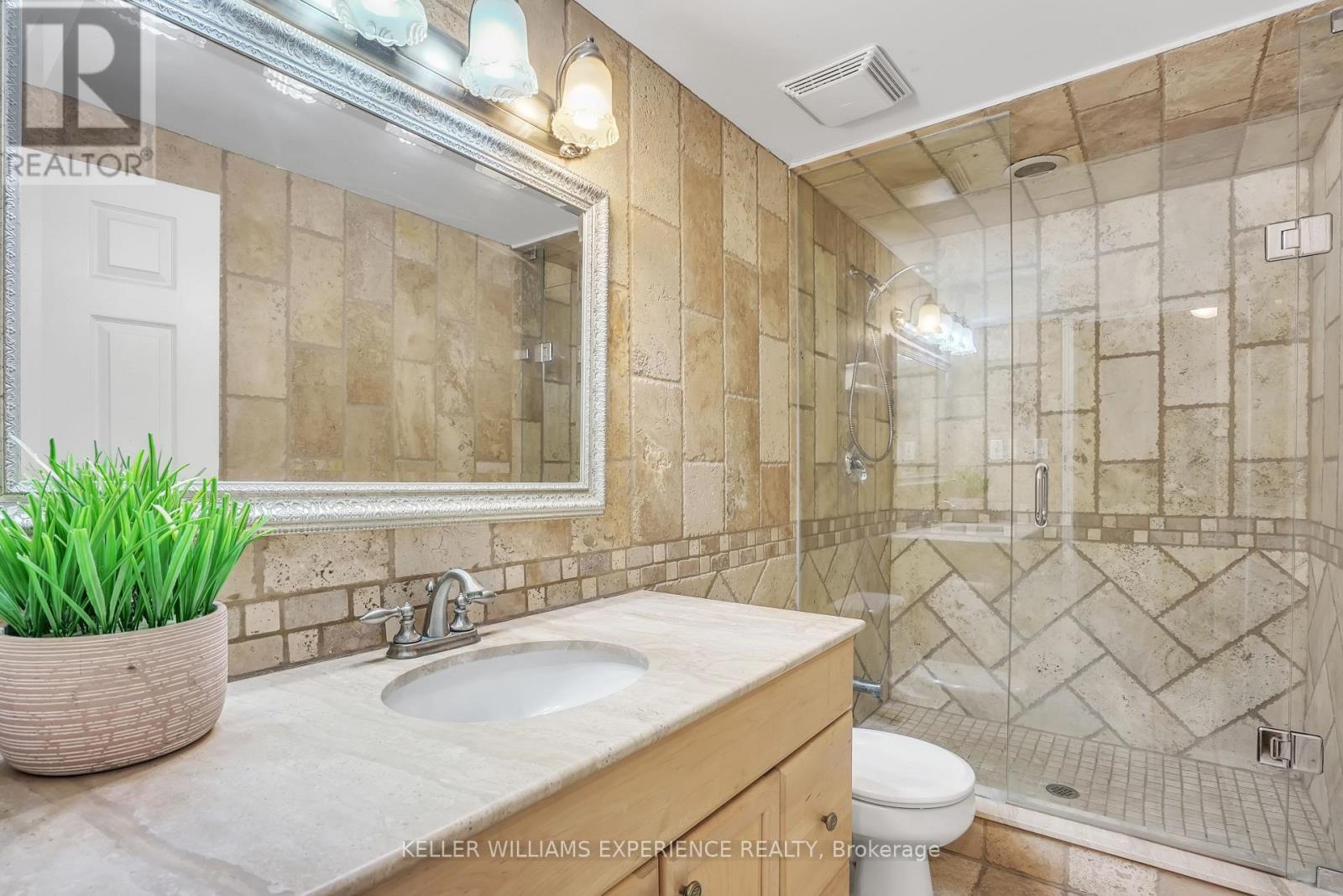 43 Waterhouse Way, Richmond Hill, Ontario  L4C 9H5 - Photo 34 - N12037444