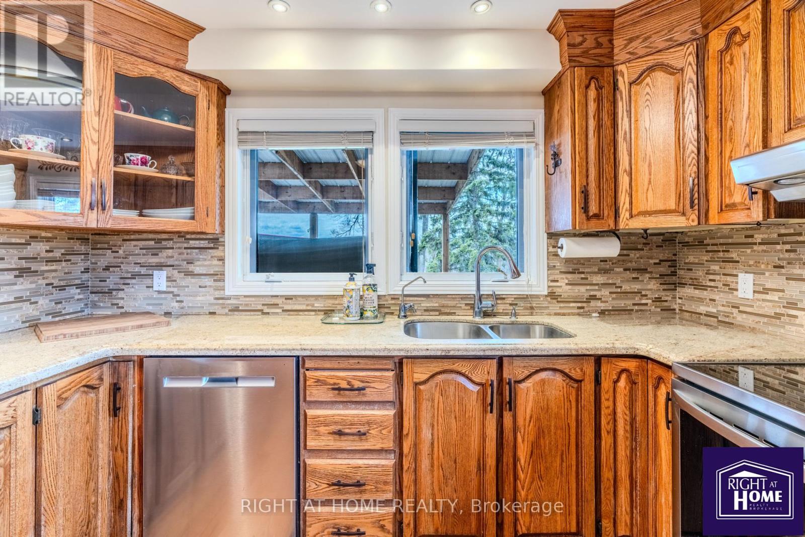 15380 Centreville Creek Road, Caledon, Ontario  L0N 1E0 - Photo 8 - W12037316