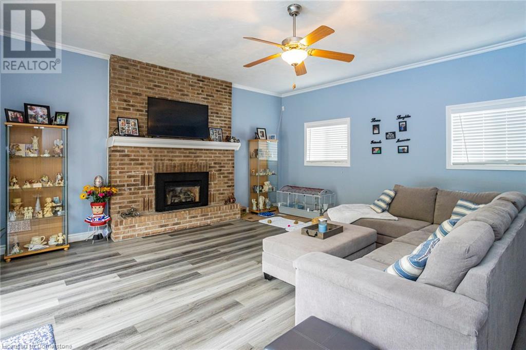 Photo 12 of 40 for 594 Gordon Avenue