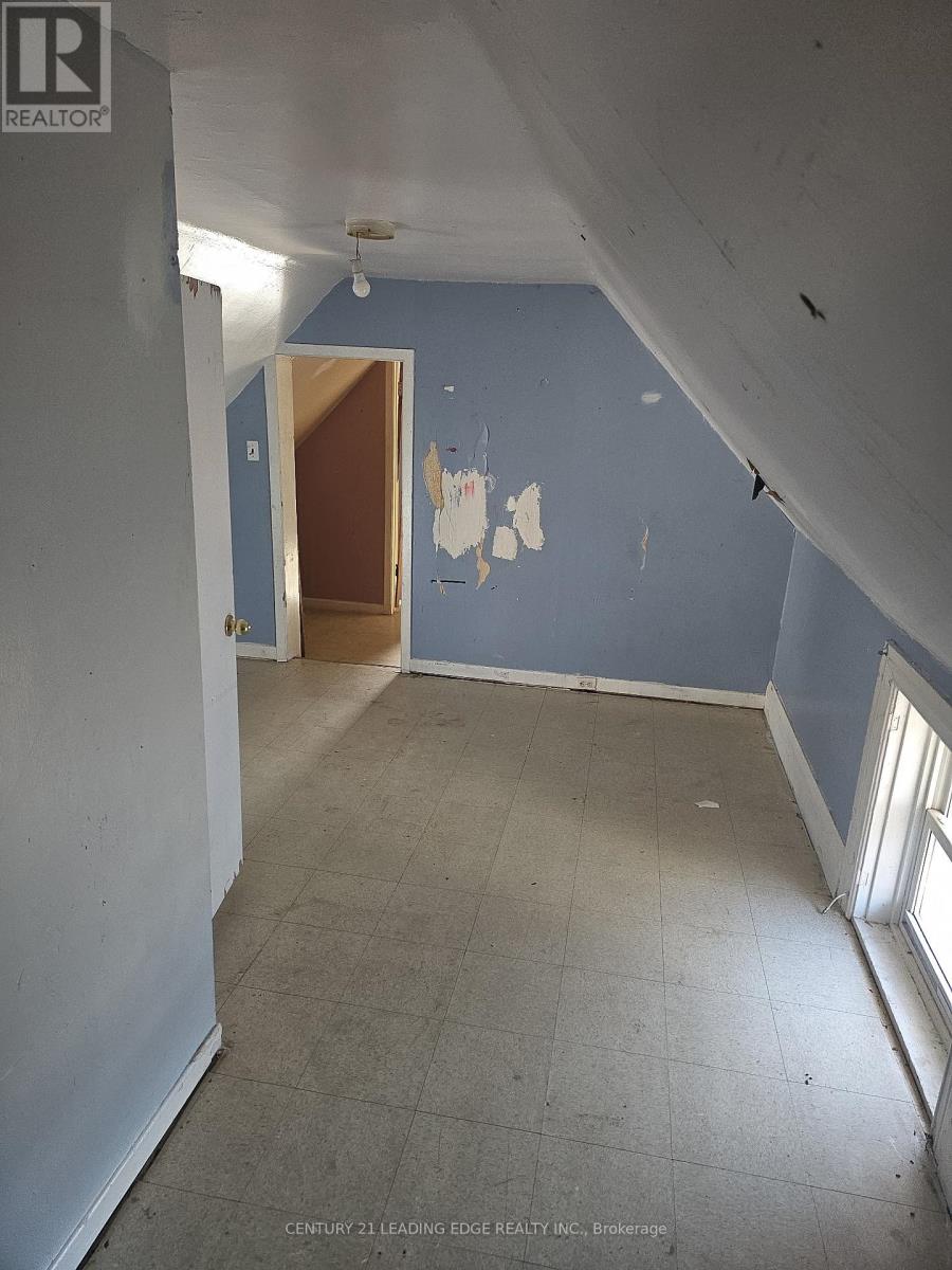 300 Argyle Street S, Renfrew, Ontario  K7V 1T9 - Photo 3 - X12037332