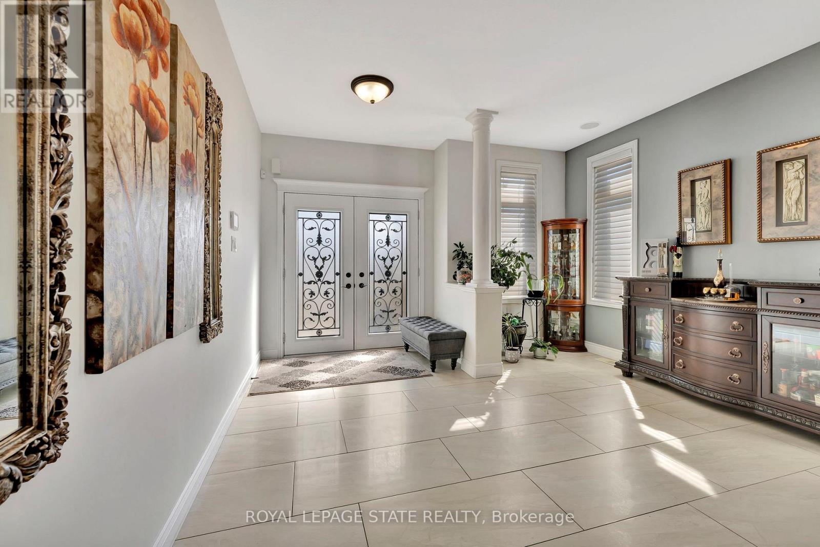 Property at 3 RIANNA COURT image 5