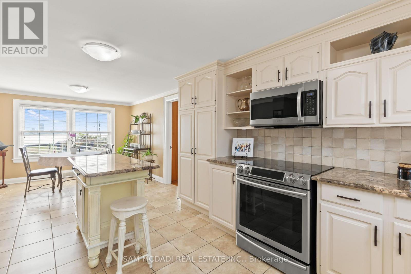 14 Lakeshore Road, Fort Erie, Ontario  L2A 1B1 - Photo 21 - X12037353
