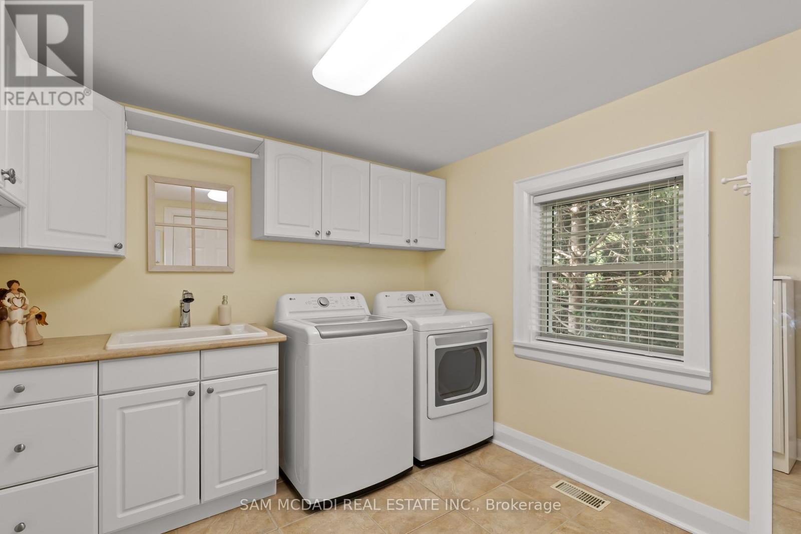 14 Lakeshore Road, Fort Erie, Ontario  L2A 1B1 - Photo 26 - X12037353
