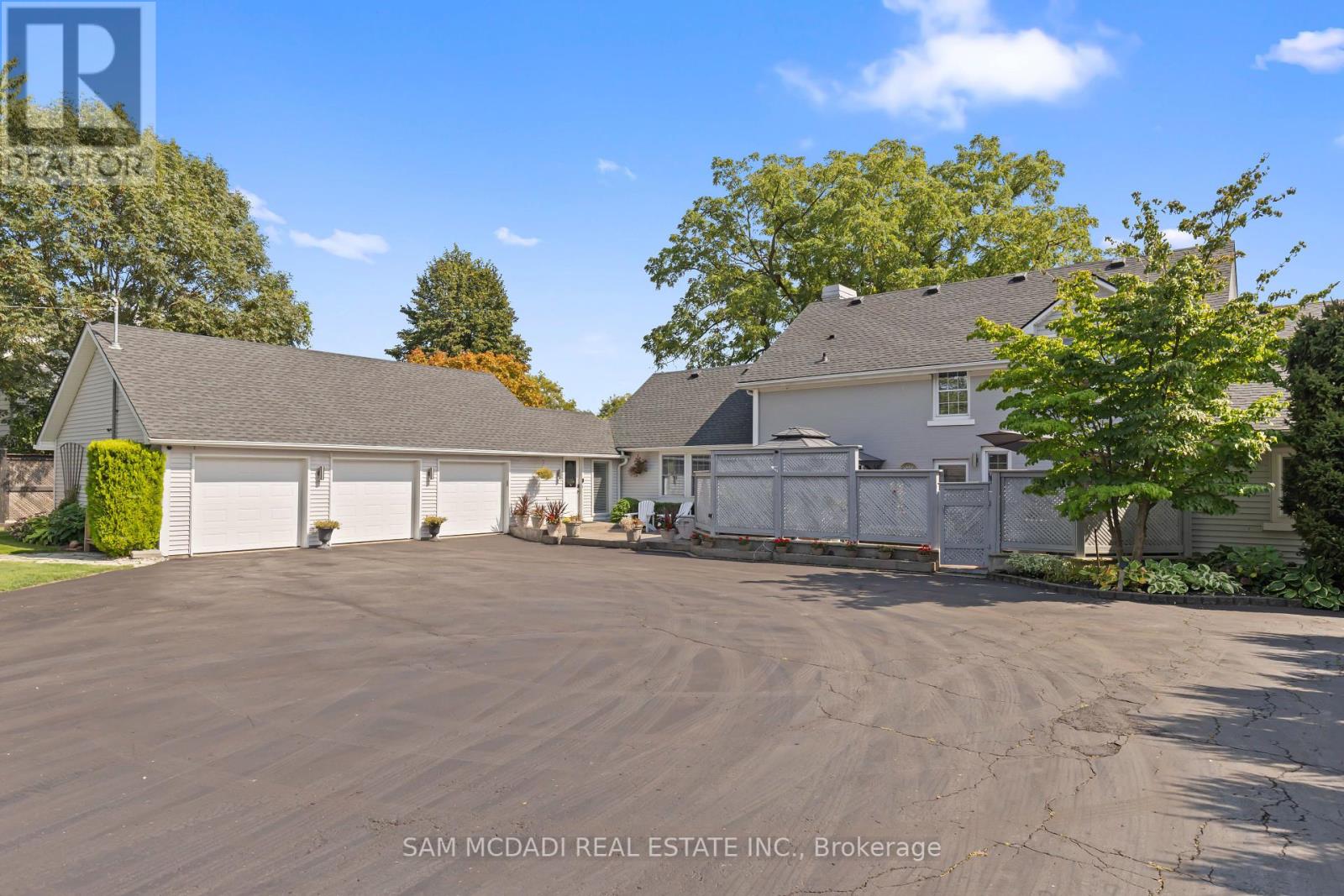14 Lakeshore Road, Fort Erie, Ontario  L2A 1B1 - Photo 7 - X12037353
