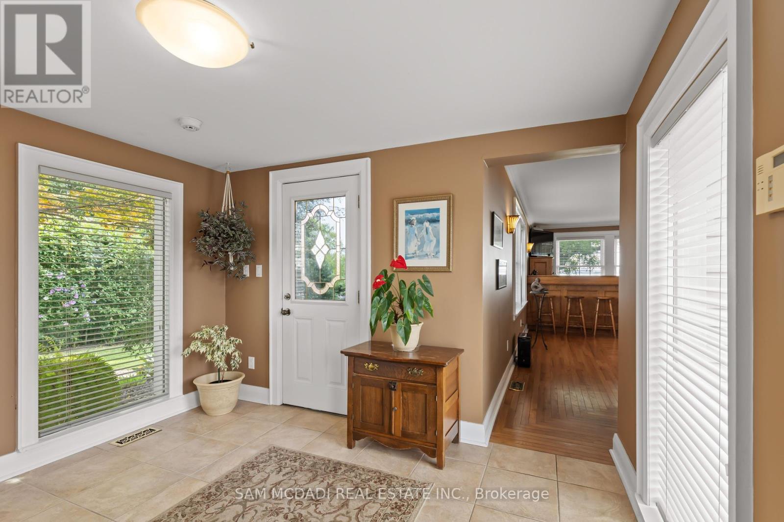 14 Lakeshore Road, Fort Erie, Ontario  L2A 1B1 - Photo 8 - X12037353