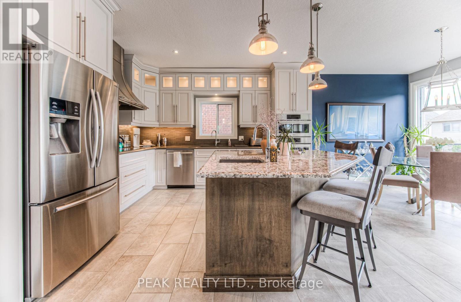 Property at 338 MOORLANDS CRESCENT image 4