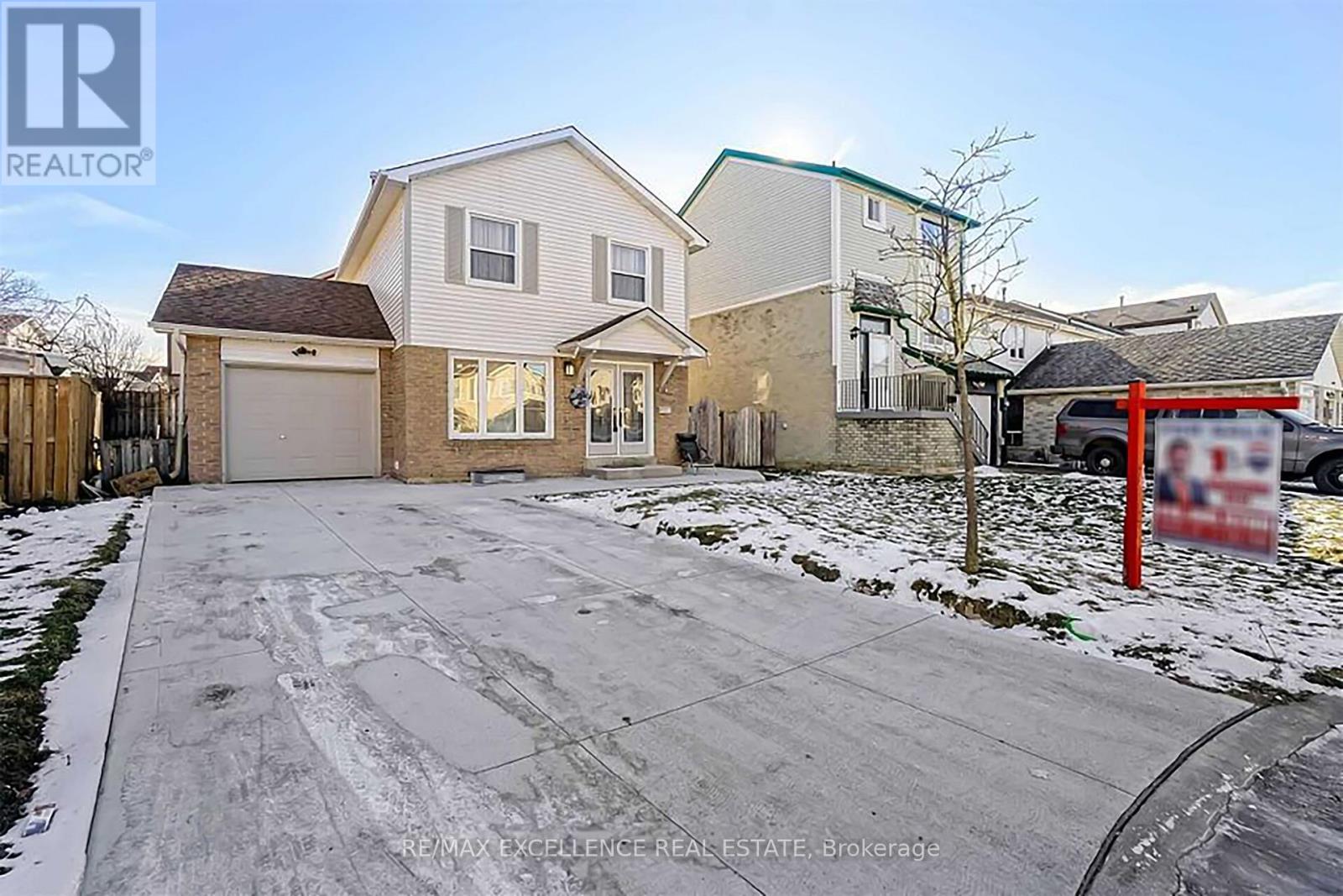 48 Traverston Court, Brampton, Ontario  L6Z 1C9 - Photo 2 - W12036416