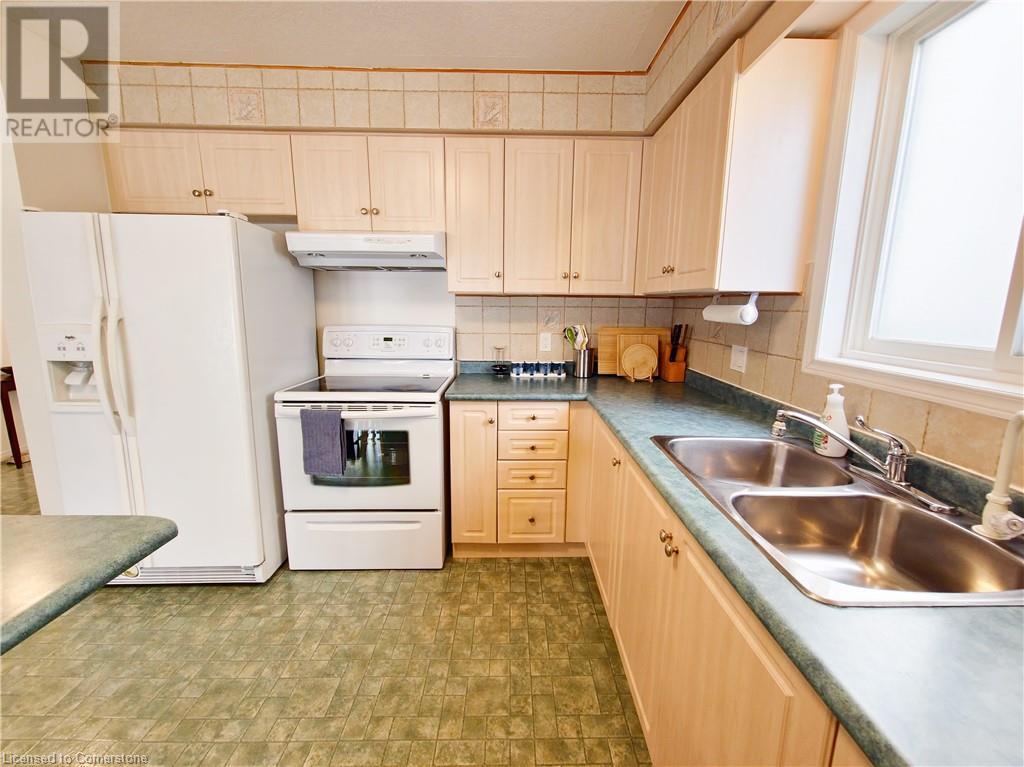 84 Foot Crescent, Cambridge, Ontario  N1R 8M6 - Photo 11 - 40709327