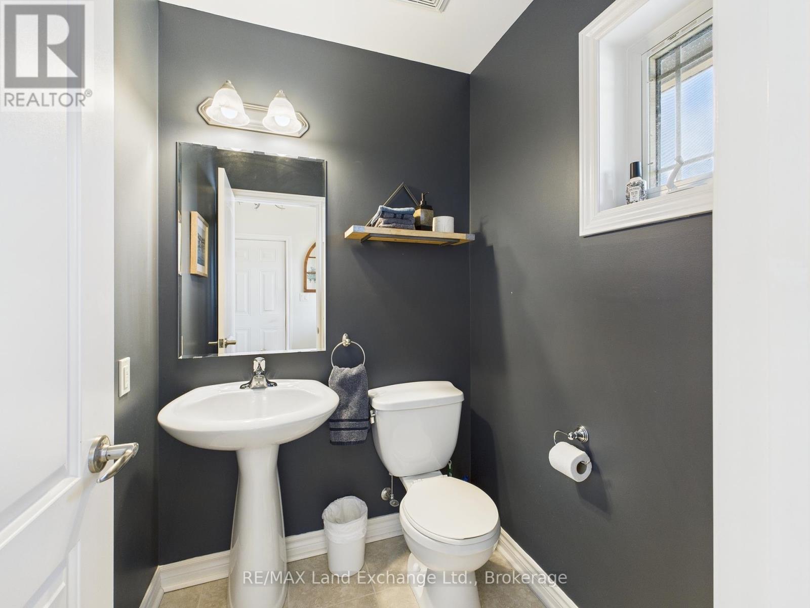 60 - 529 Stornoway Way, Huron-Kinloss, Ontario  N2Z 0A4 - Photo 4 - X12035998