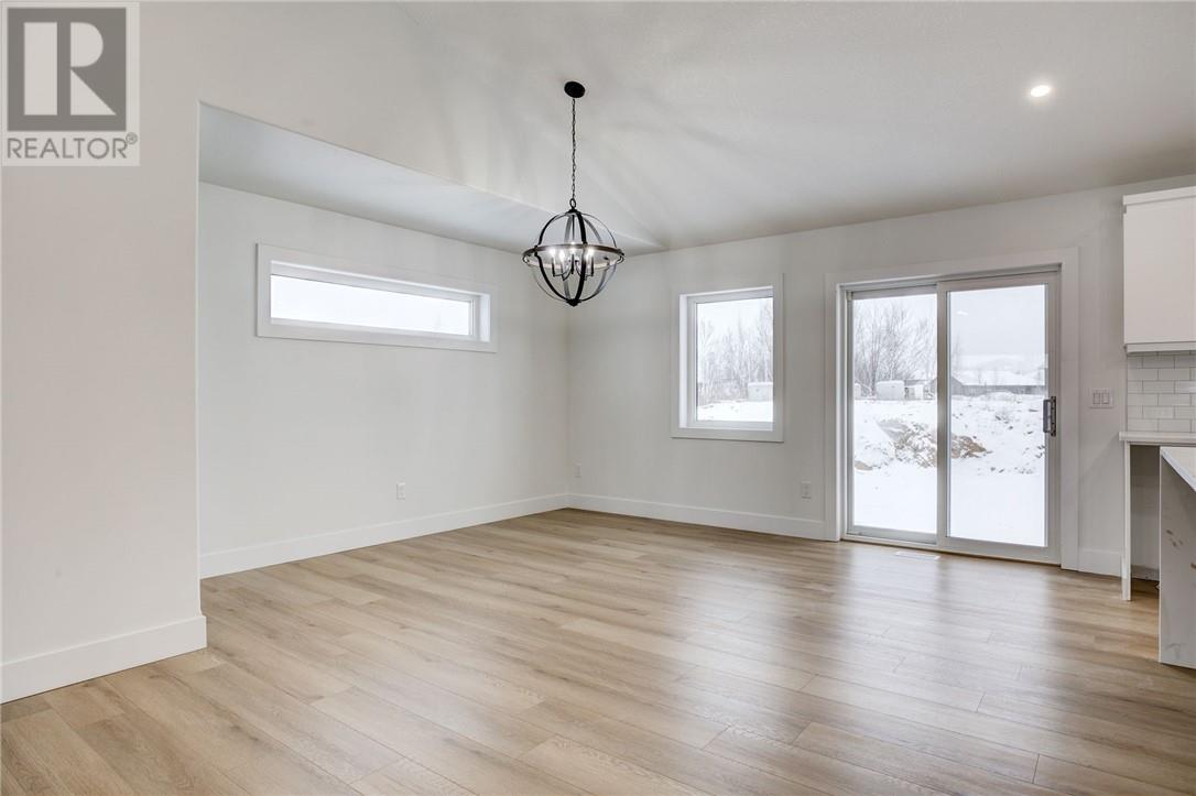 Property at 831 Moonrock image 5