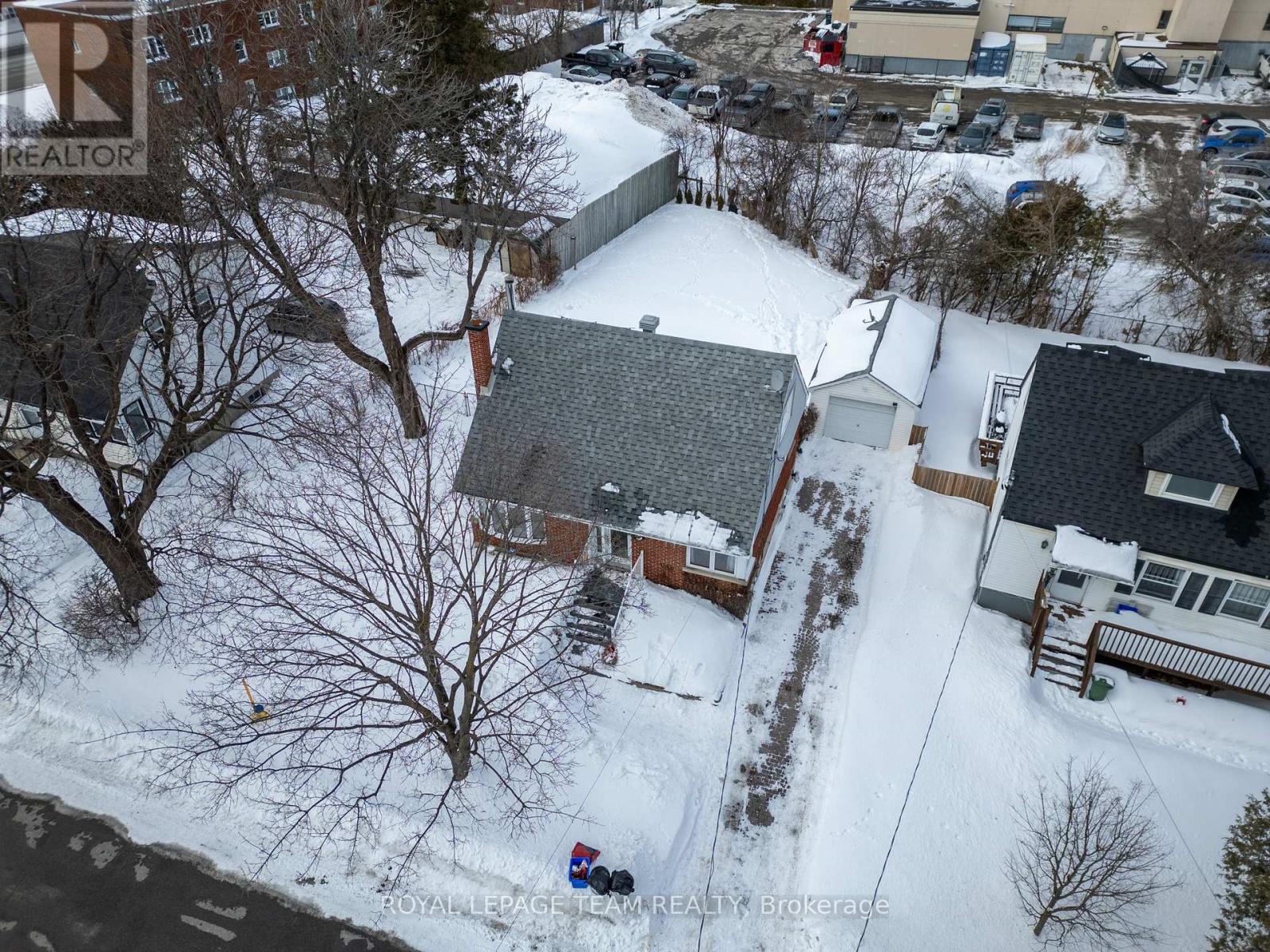 1357 Thames Street, Ottawa, Ontario  K1Z 7N3 - Photo 1 - X12037471