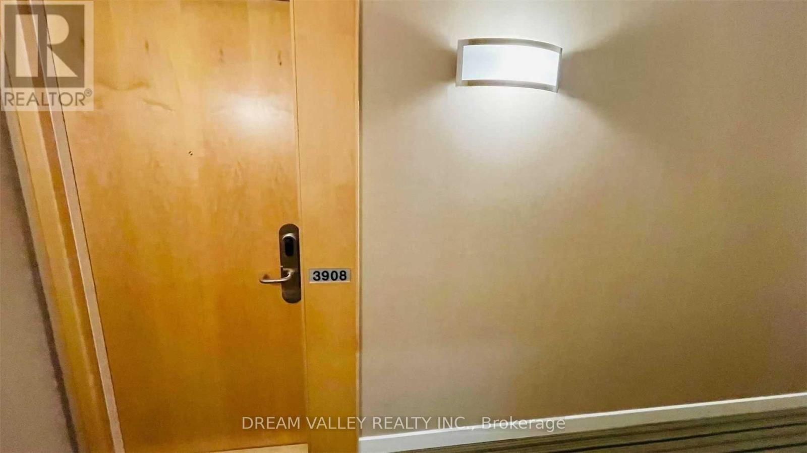 3908 - 65 Bremner Boulevard, Toronto, Ontario  M5J 0A7 - Photo 3 - C12037480