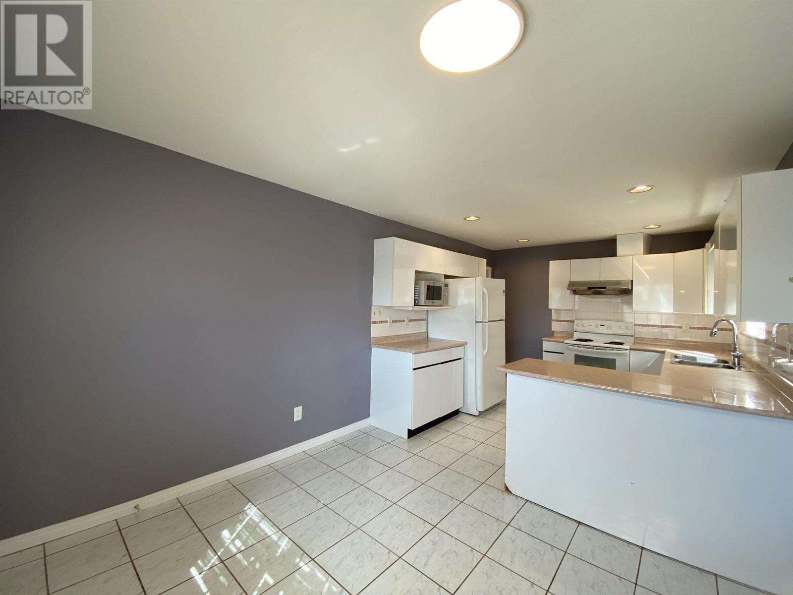 2 Bed Suite 5336 Neville Street, Burnaby, British Columbia  V5J 2H7 - Photo 6 - R2981006