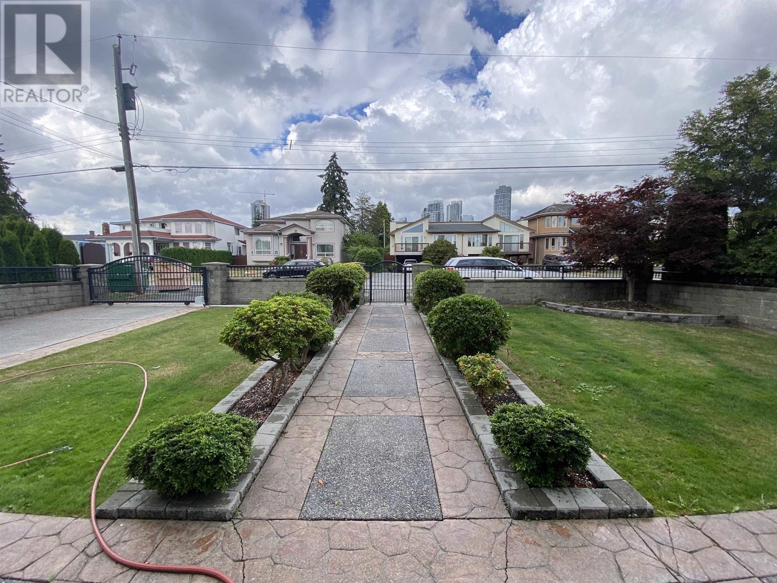 Basement Suite 4362 Victory Street, Burnaby, British Columbia  V6J 1R2 - Photo 2 - R2981009