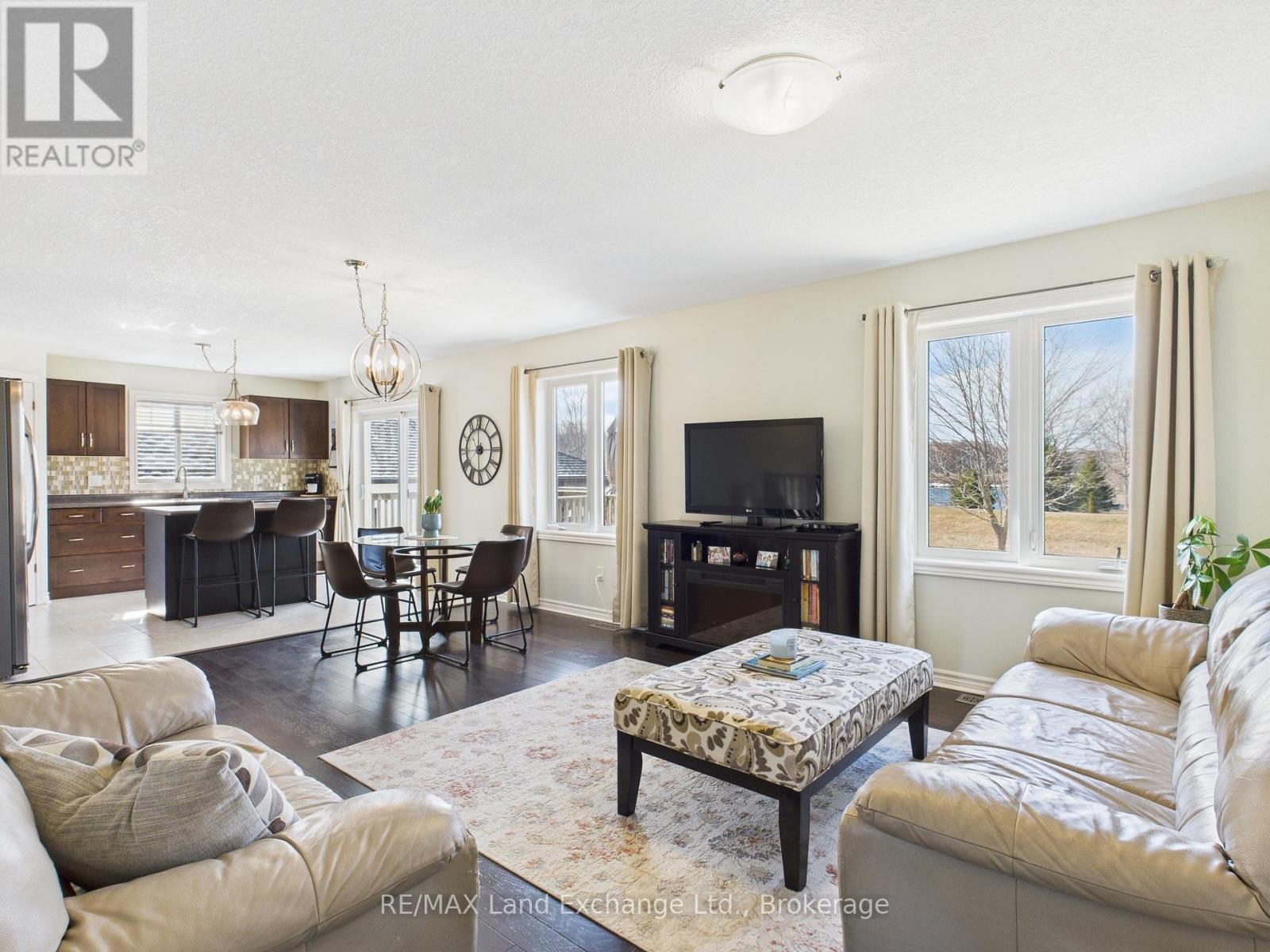 60 - 529 Stornoway Way, Huron-Kinloss, Ontario  N2Z 0A4 - Photo 10 - X12035998