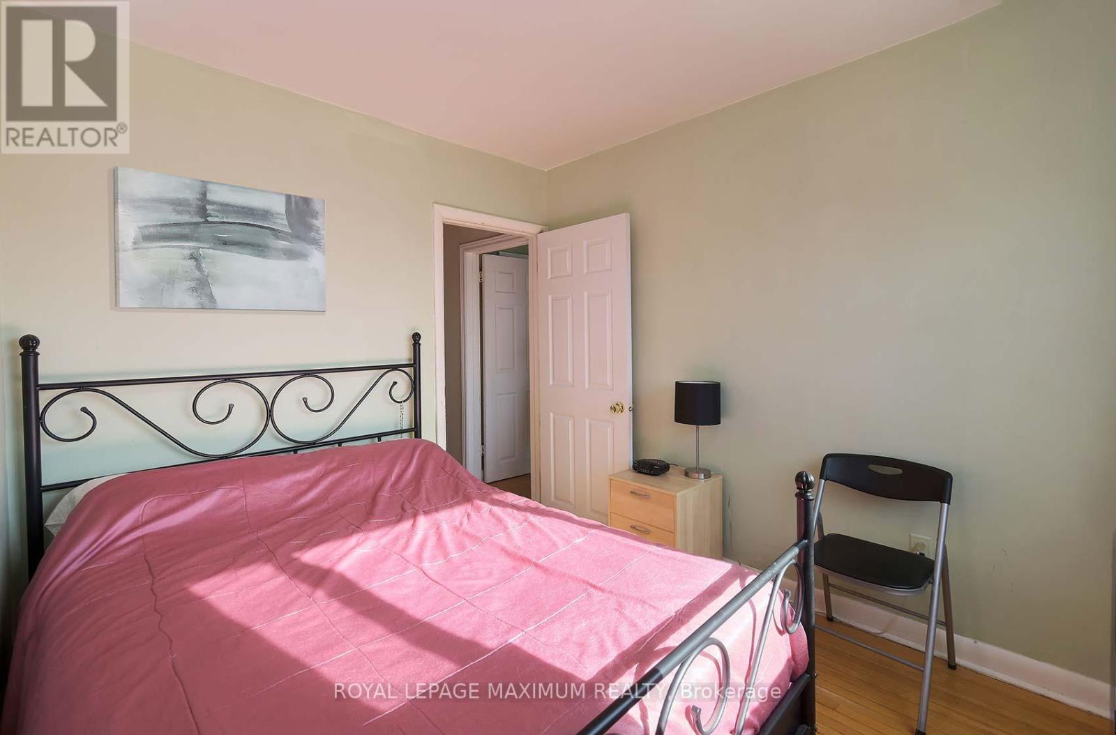 149 Leighland Avenue, Oakville, Ontario  L6H 1B3 - Photo 20 - W12037484