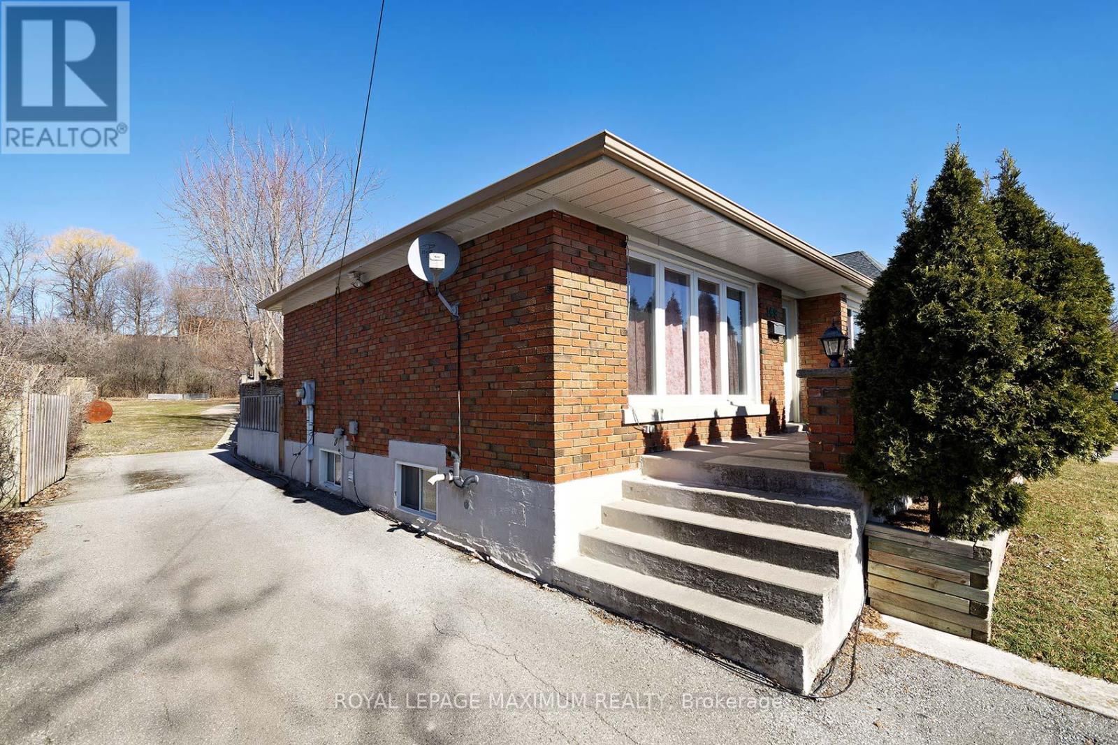 149 Leighland Avenue, Oakville, Ontario  L6H 1B3 - Photo 22 - W12037484
