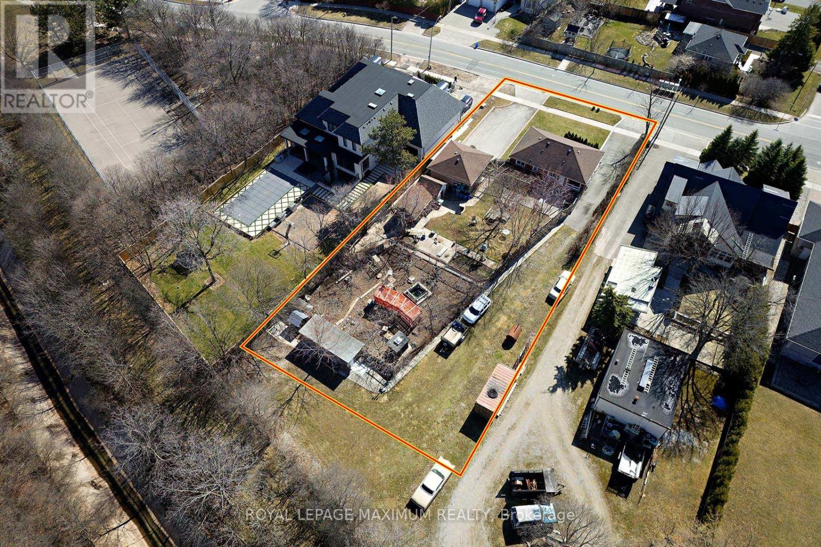 149 Leighland Avenue, Oakville, Ontario  L6H 1B3 - Photo 23 - W12037484