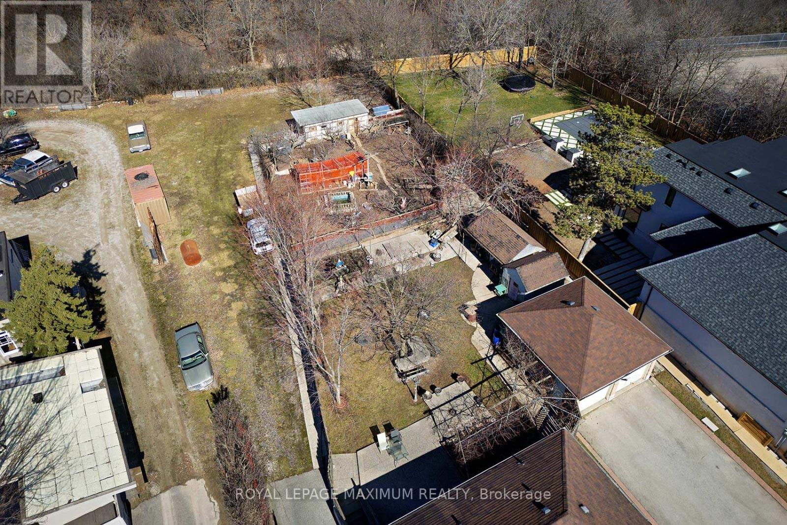 149 Leighland Avenue, Oakville, Ontario  L6H 1B3 - Photo 28 - W12037484