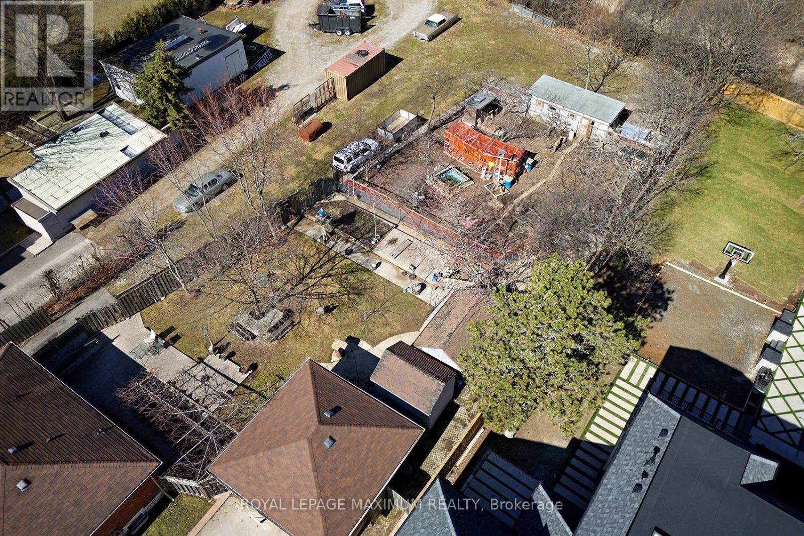 149 Leighland Avenue, Oakville, Ontario  L6H 1B3 - Photo 31 - W12037484