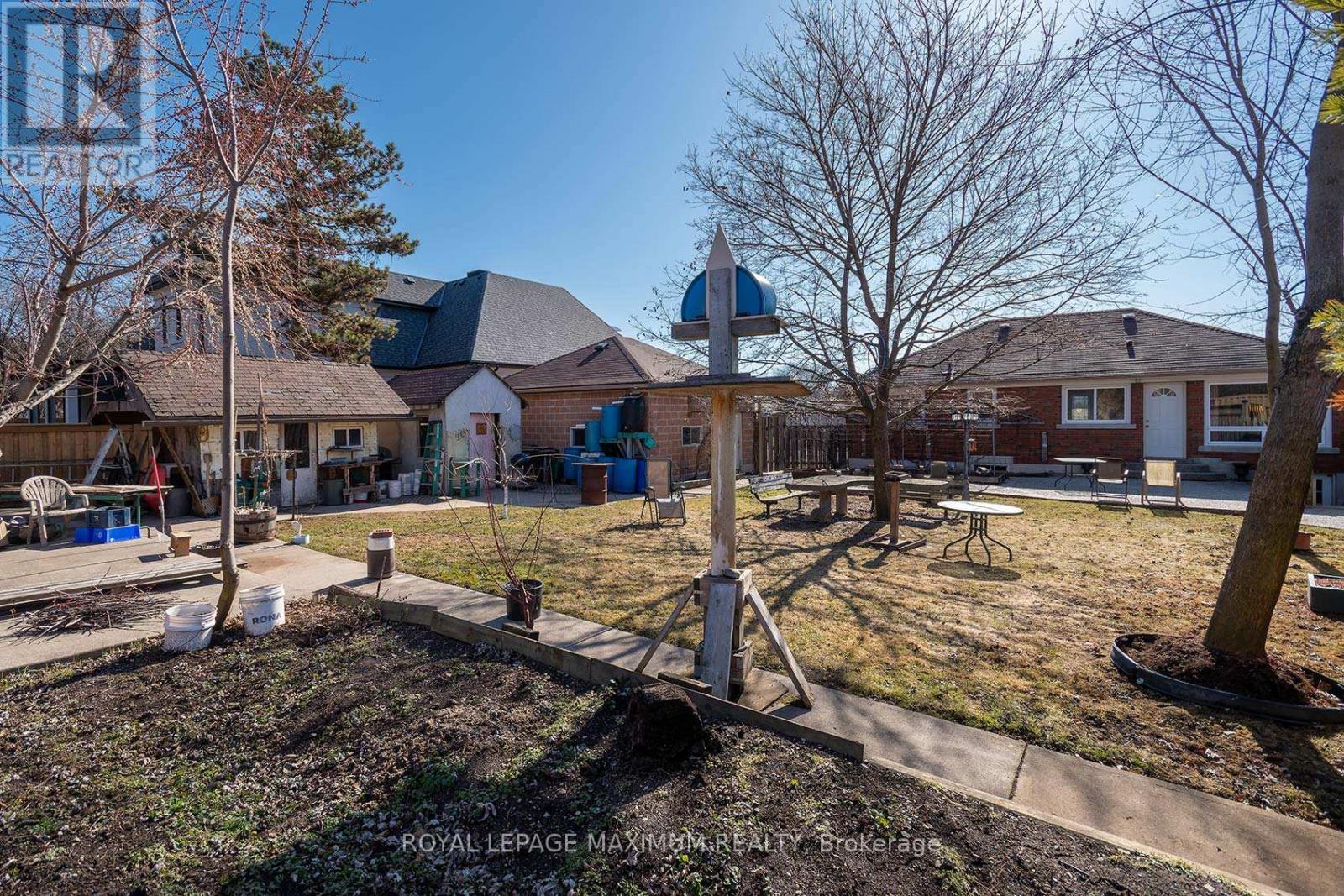 149 Leighland Avenue, Oakville, Ontario  L6H 1B3 - Photo 33 - W12037484