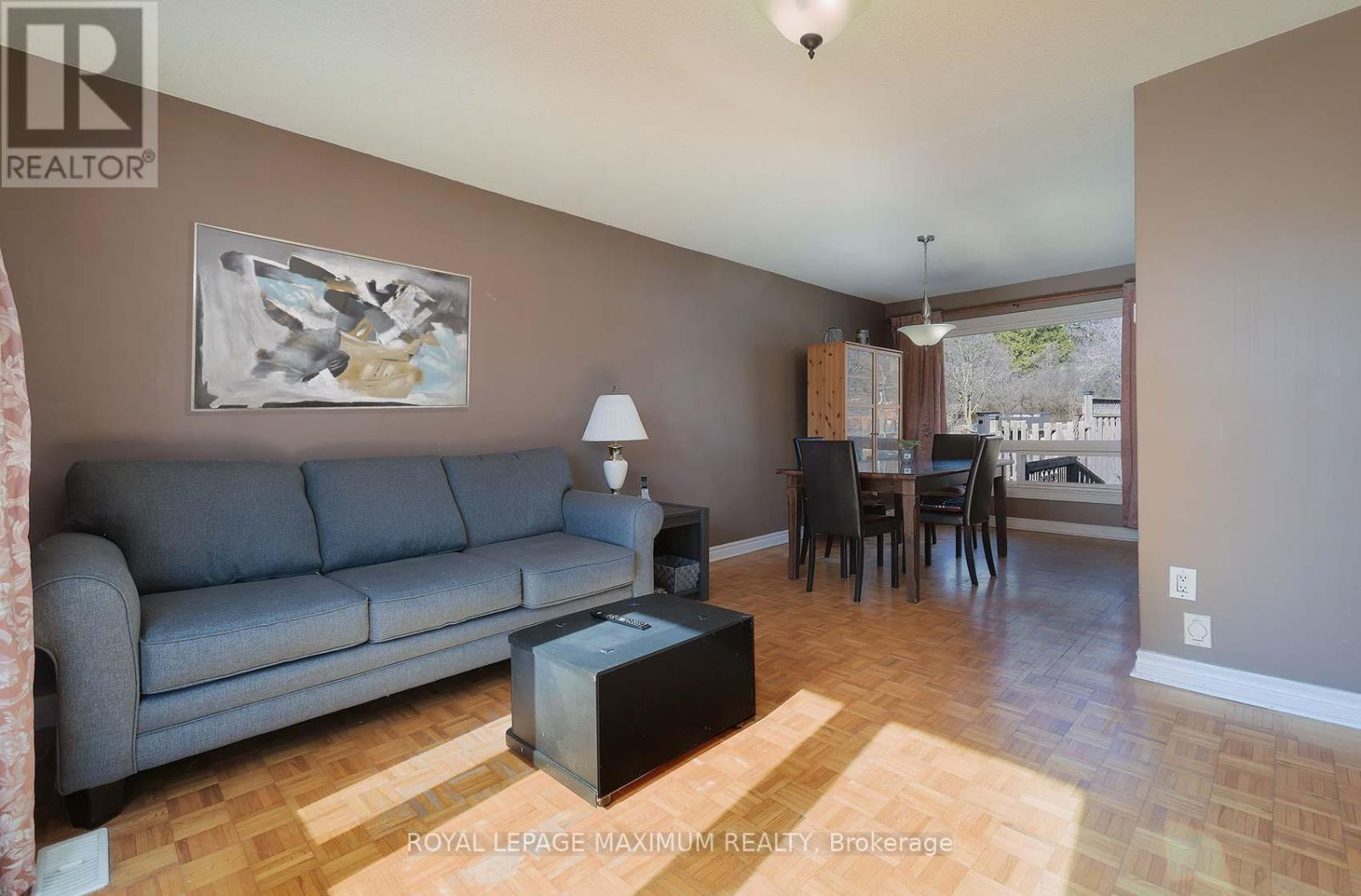149 Leighland Avenue, Oakville, Ontario  L6H 1B3 - Photo 7 - W12037484
