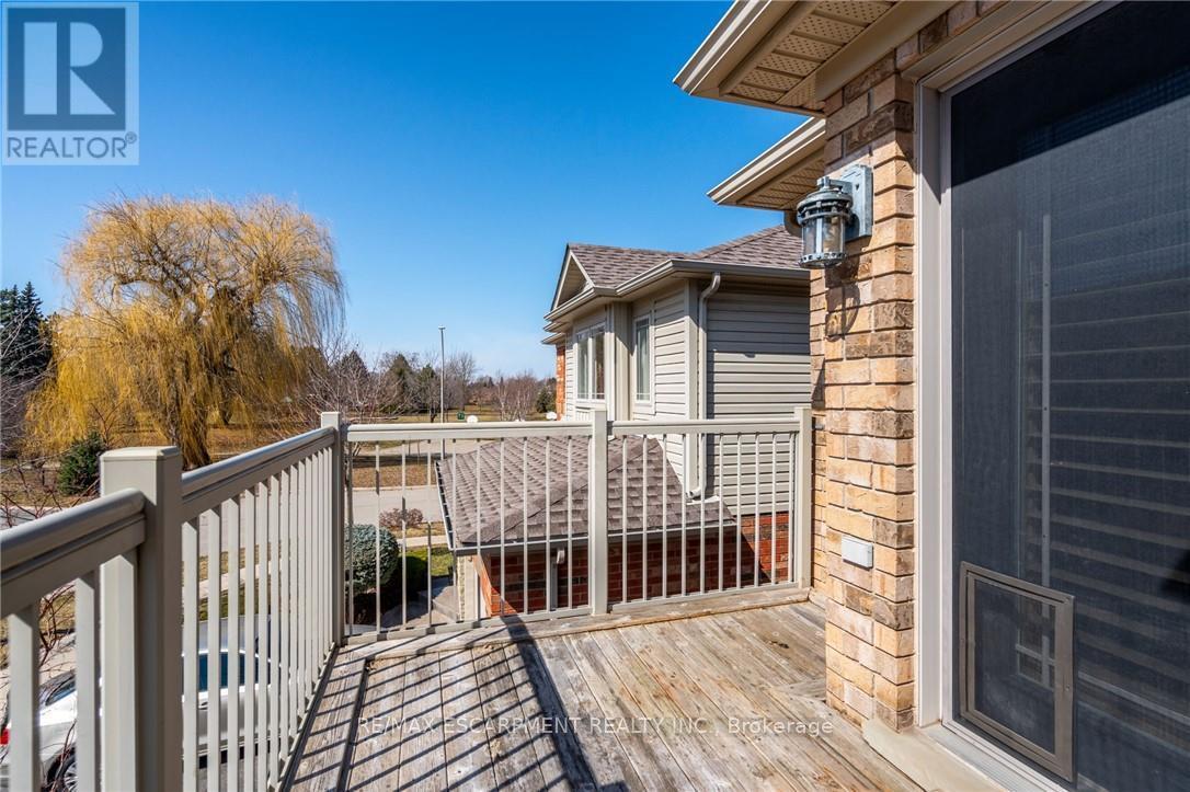 16 Sycamore Crescent, Grimsby, Ontario  L3M 5P7 - Photo 19 - X12037497