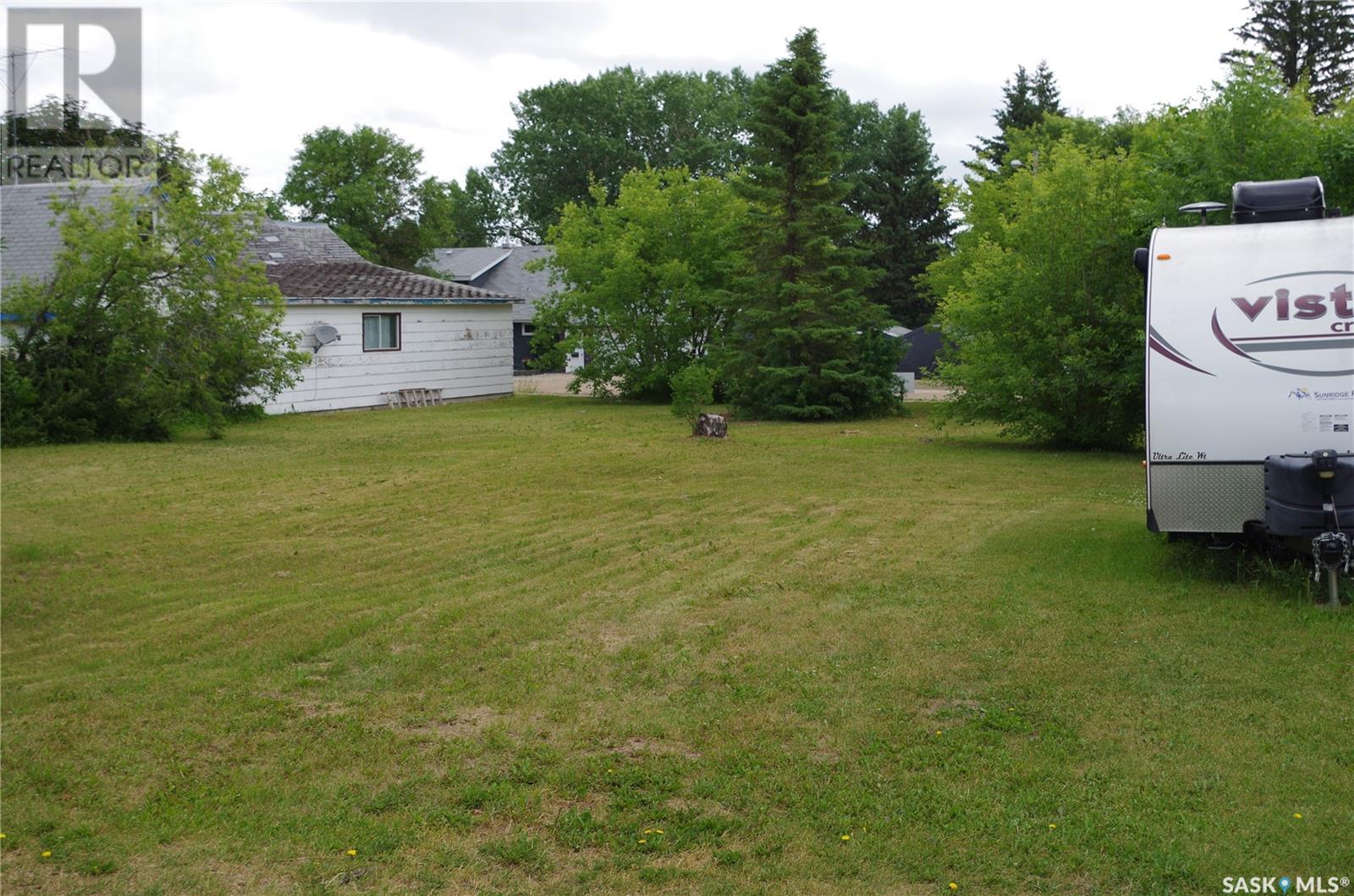 306 & 308 3rd AVENUE N, naicam, Saskatchewan