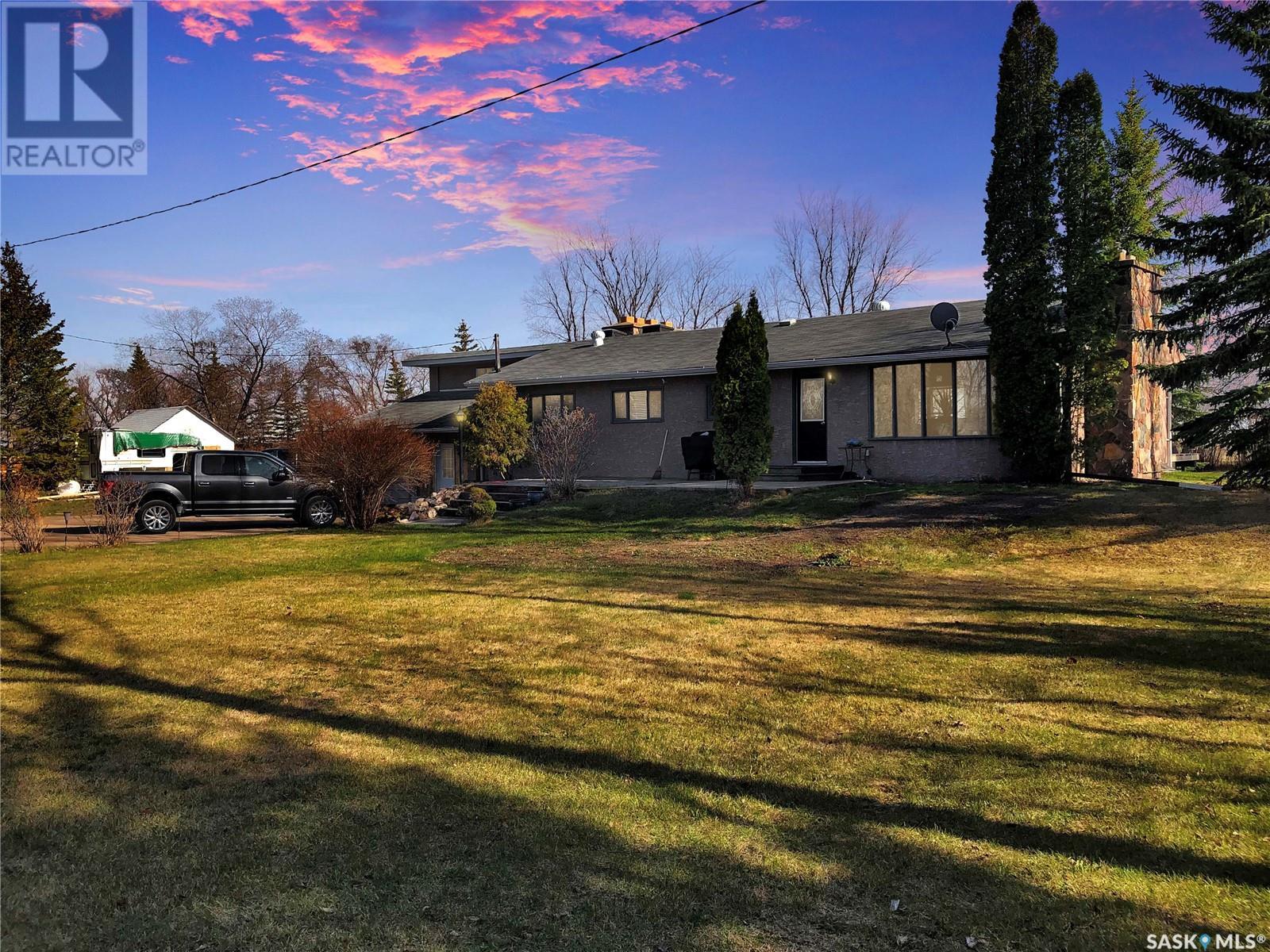 #5 Westivew, Melville, Saskatchewan  S0A 2P0 - Photo 1 - SK999570