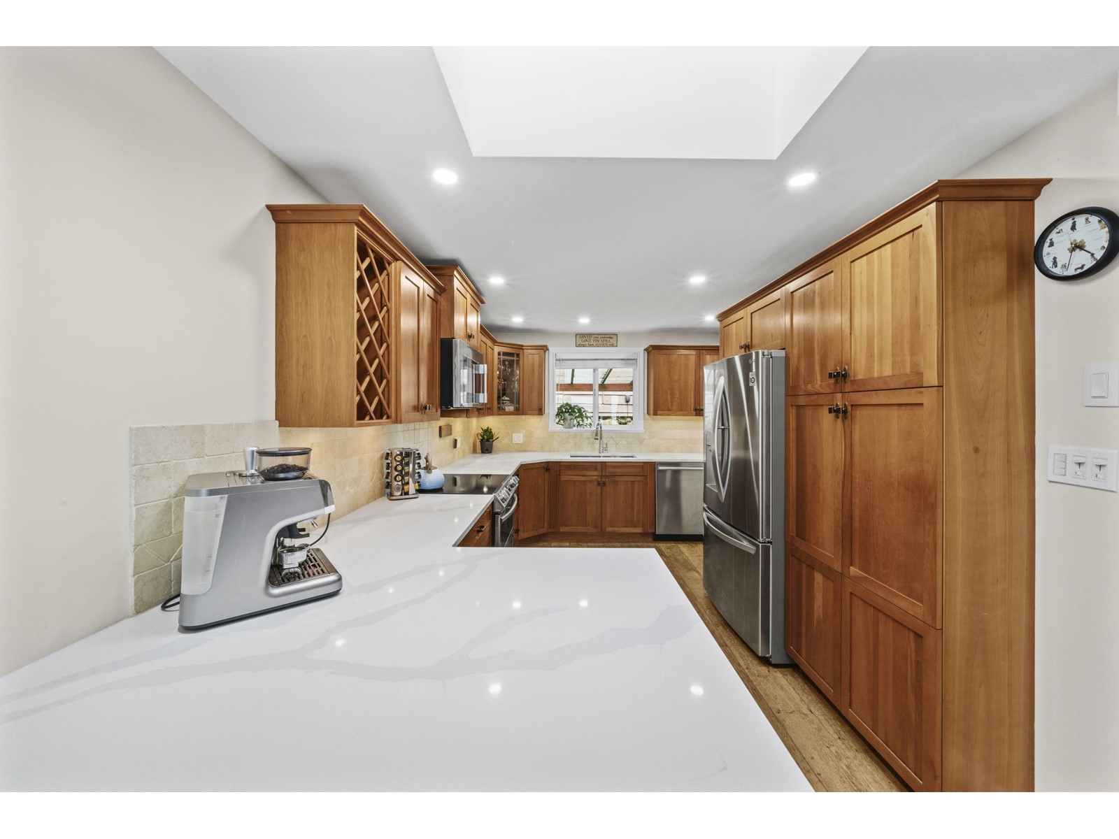 Property at 15245 VICTORIA AVENUE image 5
