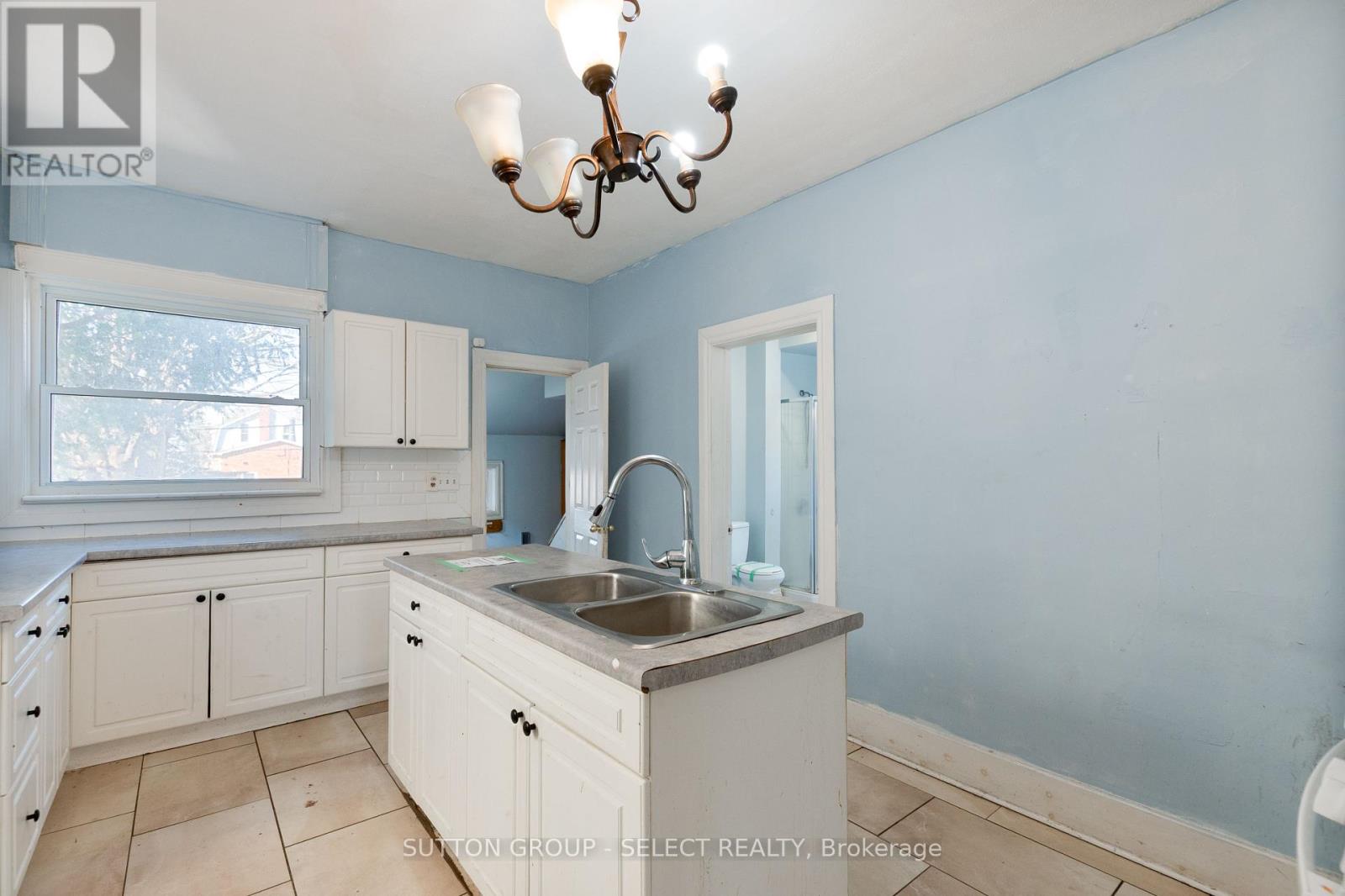 Photo 8 of 25 for 53 Boullee Street