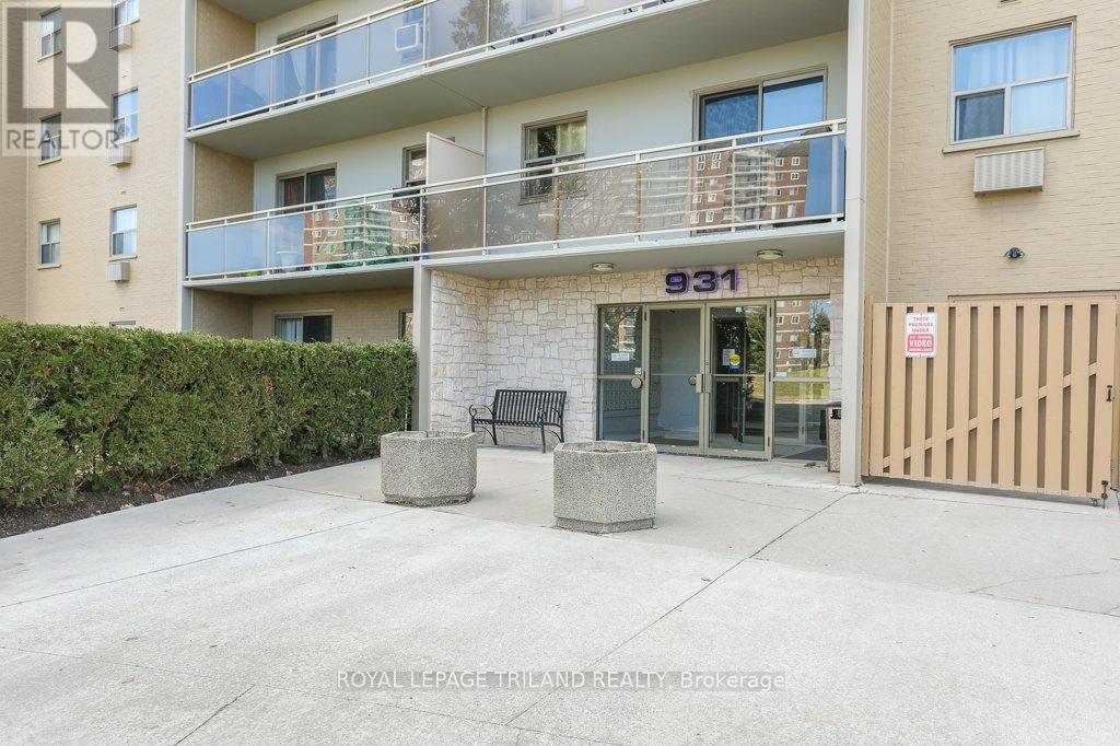 Photo 4 of 40 for 408 - 931 Wonderland Road S