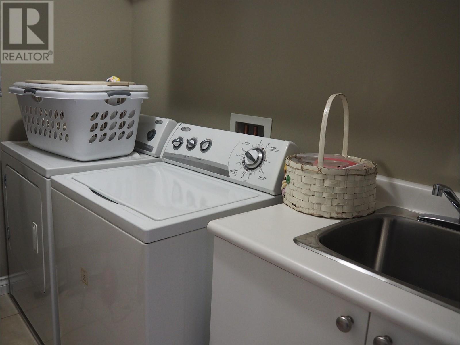 Listing Picture 15 of 21 : 5 12311 NO. 2 ROAD, Richmond / 烈治文 - 魯藝地產 Yvonne Lu Group - MLS Medallion Club Member