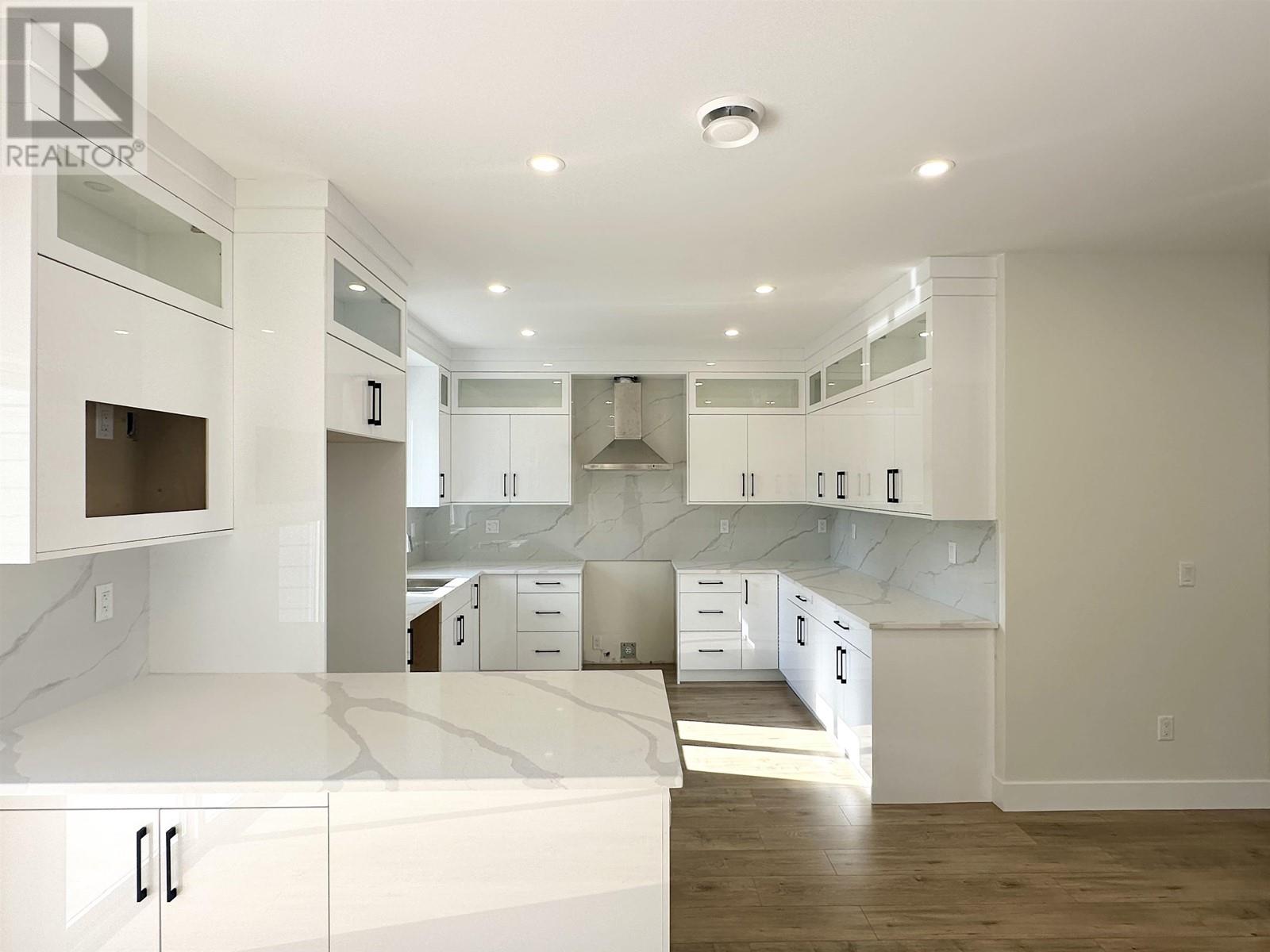 Property at 526 JORDAN WAY image 4