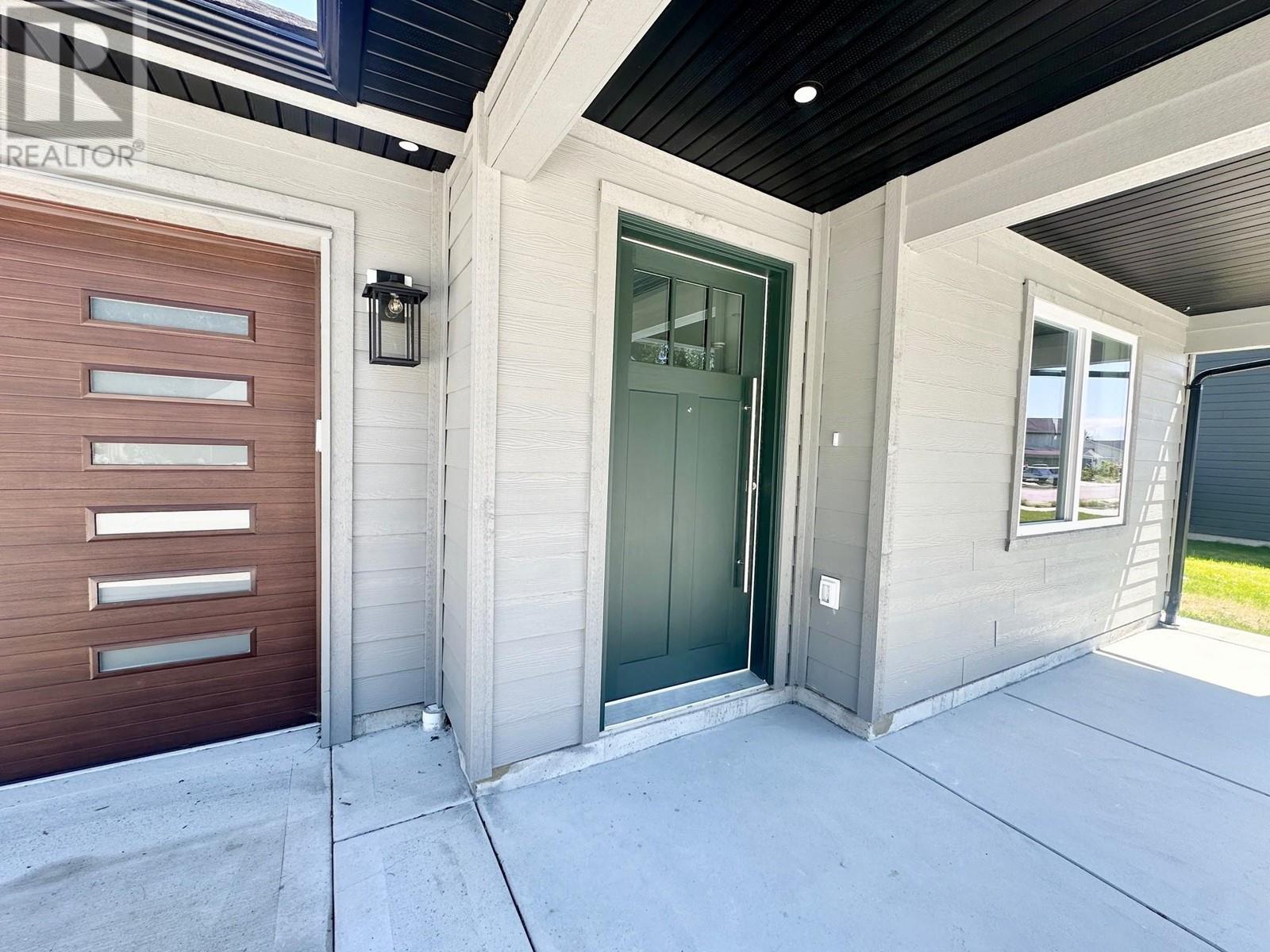 Property at 526 JORDAN WAY image 3