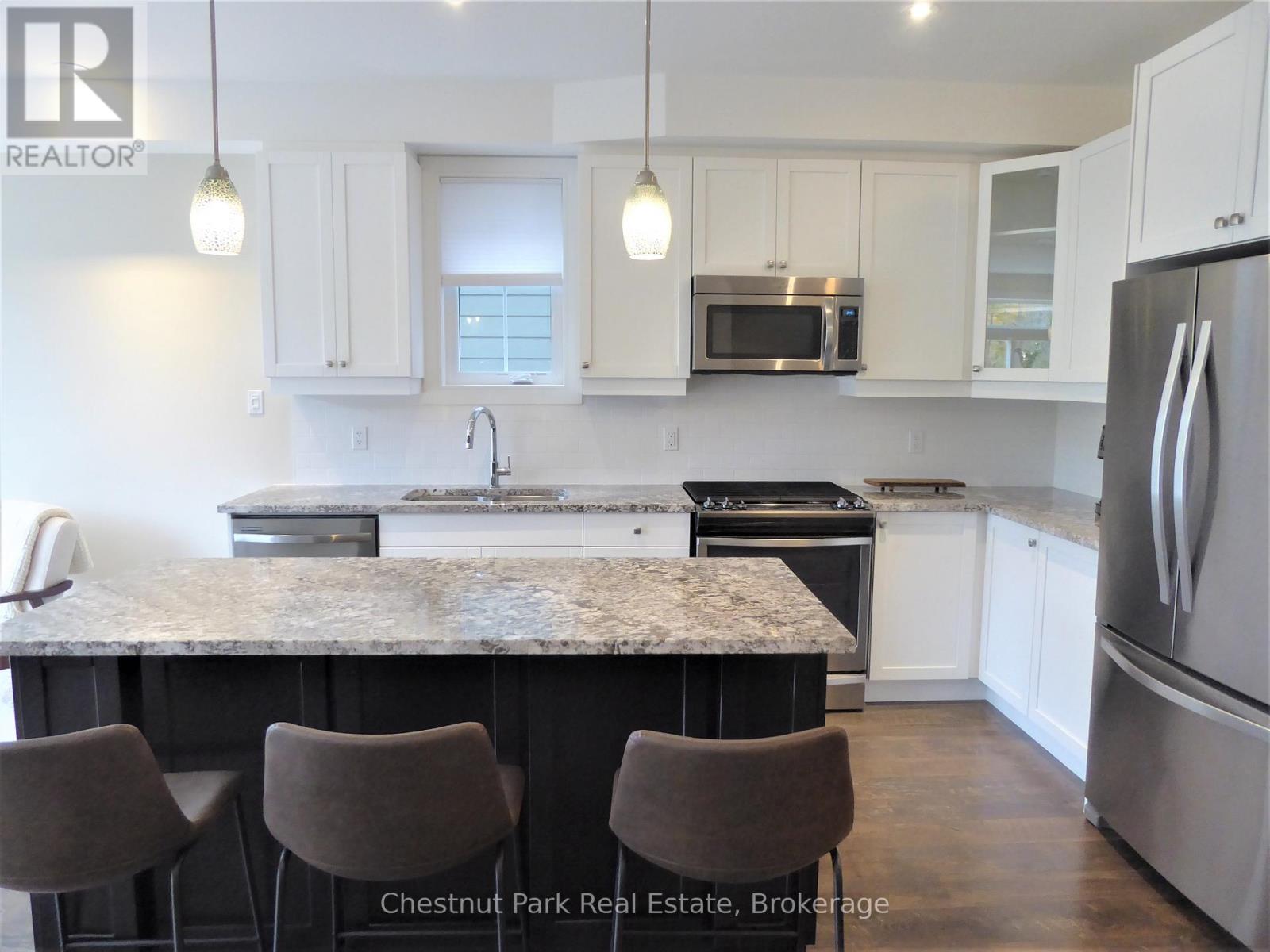 154 Yellow Birch Crescent, Blue Mountains, Ontario  L9Y 0Y5 - Photo 12 - X12037534