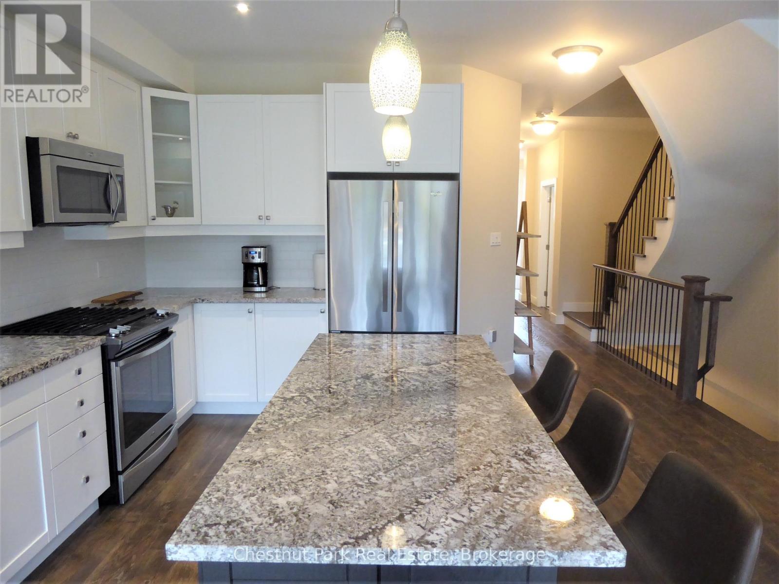 154 Yellow Birch Crescent, Blue Mountains, Ontario  L9Y 0Y5 - Photo 13 - X12037534