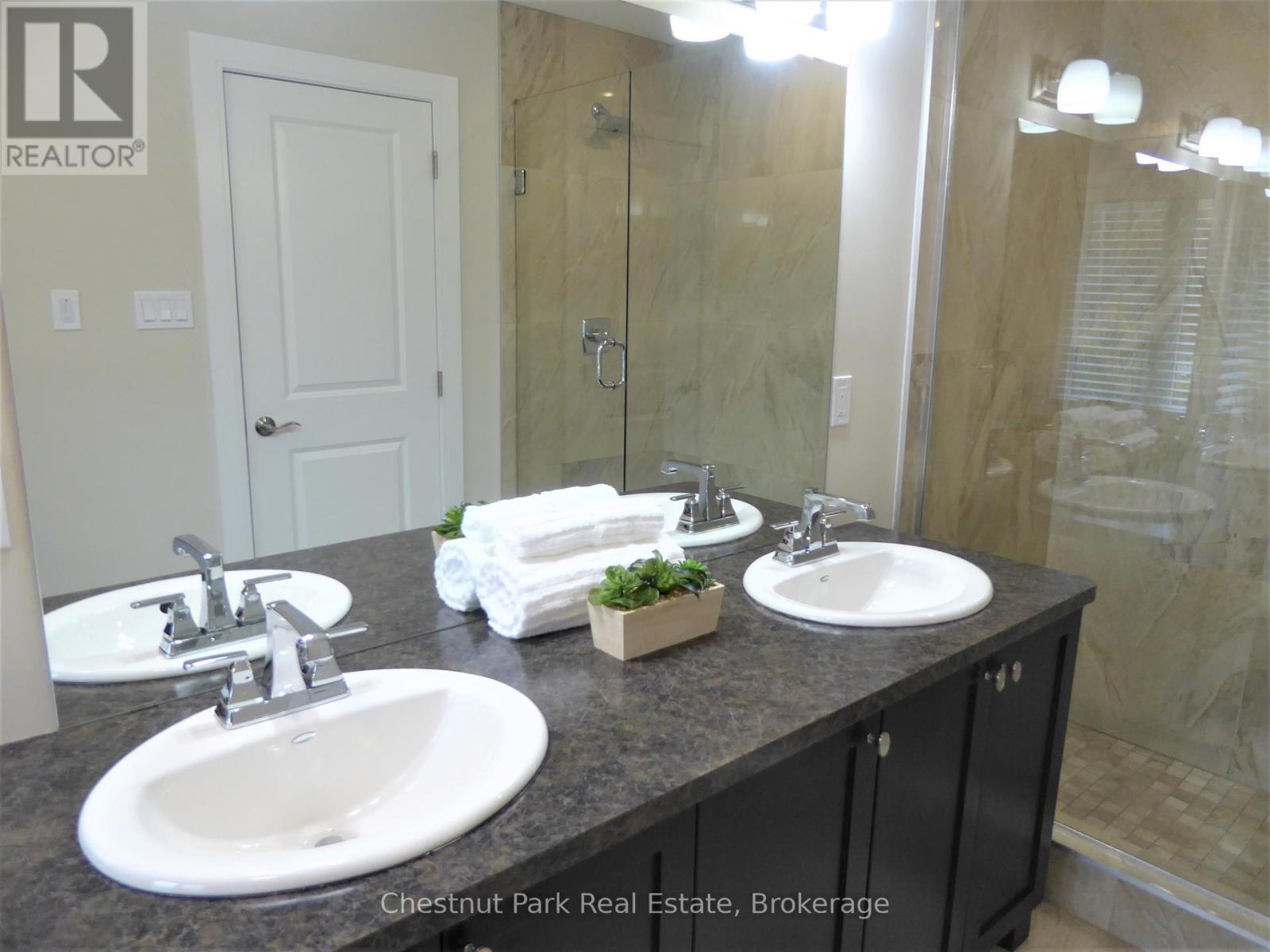 154 Yellow Birch Crescent, Blue Mountains, Ontario  L9Y 0Y5 - Photo 25 - X12037534