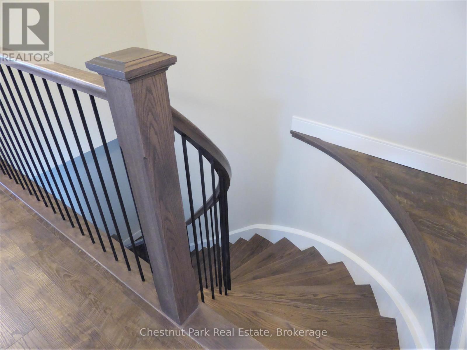 154 Yellow Birch Crescent, Blue Mountains, Ontario  L9Y 0Y5 - Photo 29 - X12037534
