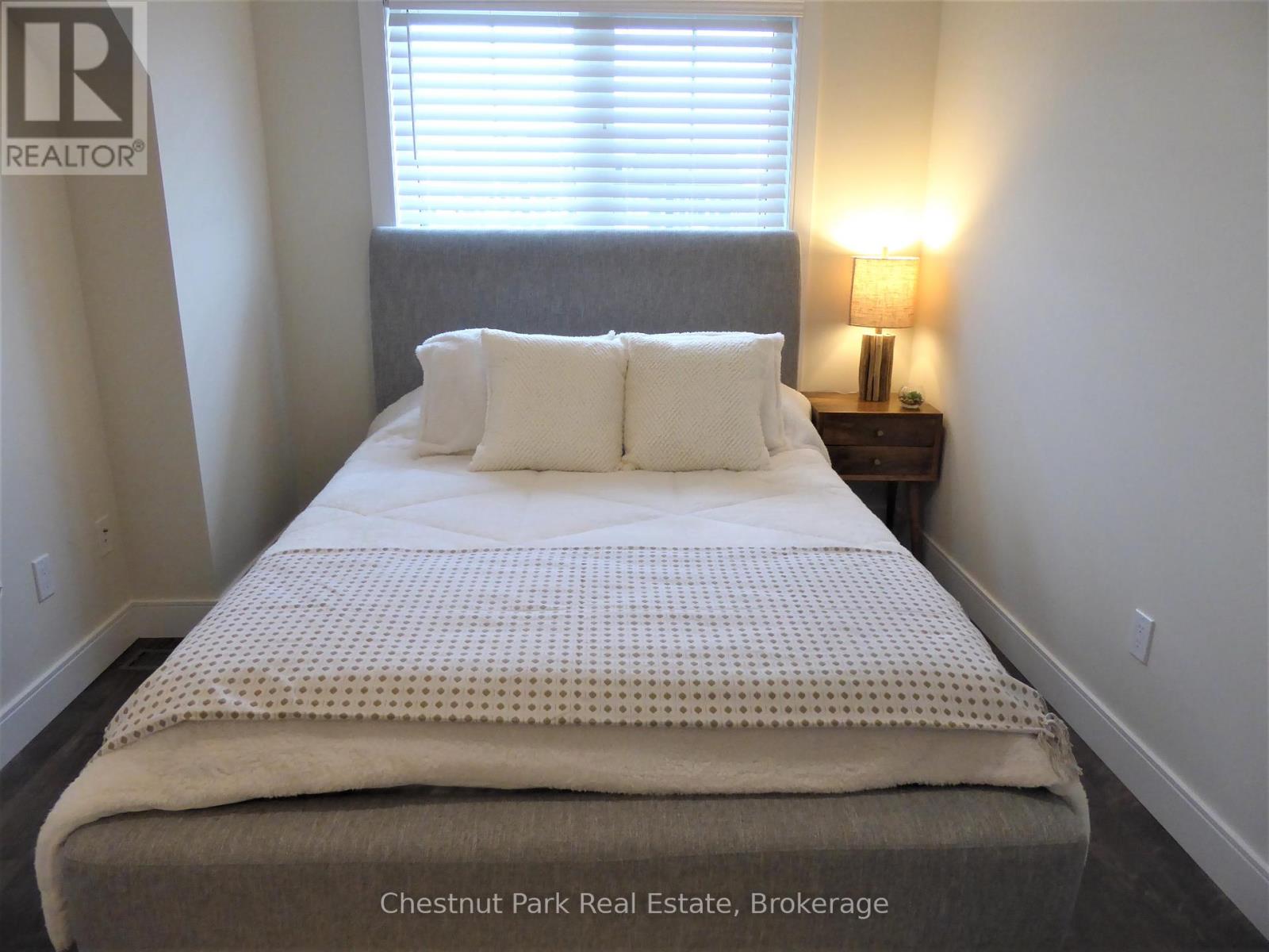154 Yellow Birch Crescent, Blue Mountains, Ontario  L9Y 0Y5 - Photo 31 - X12037534