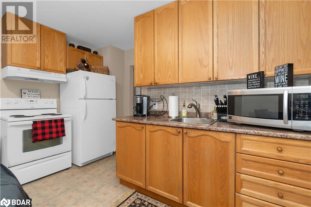 128 Berczy Street, Barrie, Ontario  L4M 3R4 - Photo 10 - 40695596