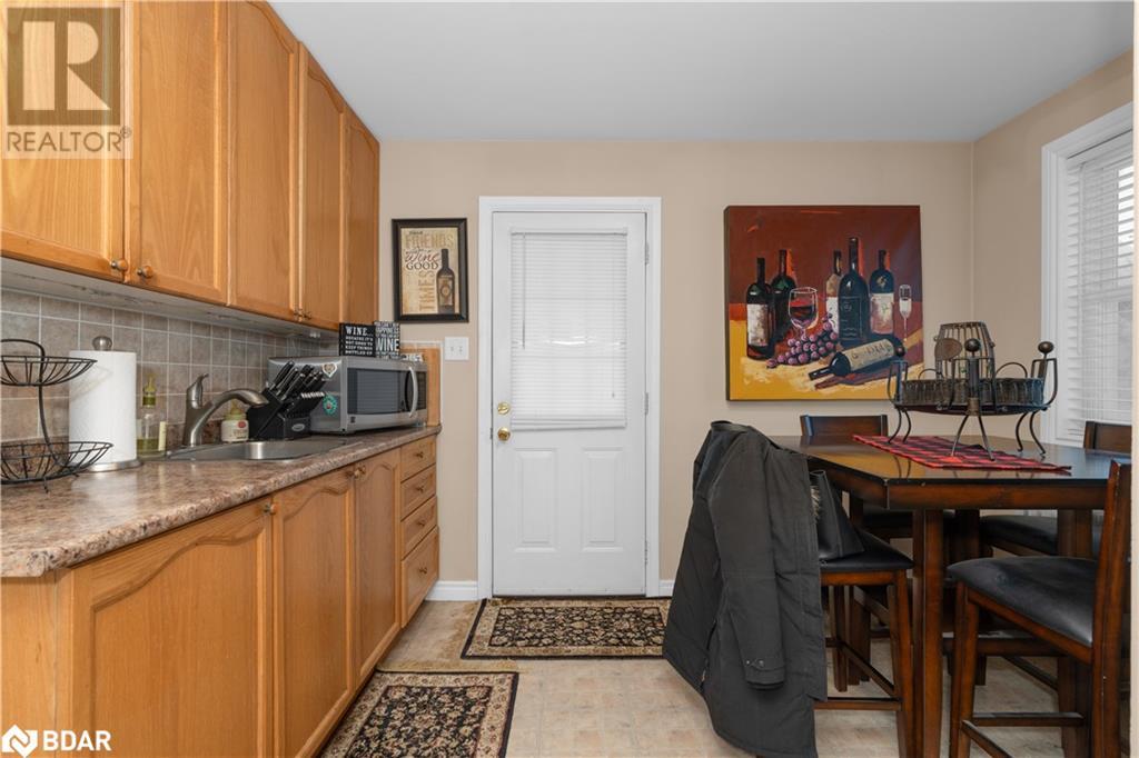 128 Berczy Street, Barrie, Ontario  L4M 3R4 - Photo 11 - 40695596
