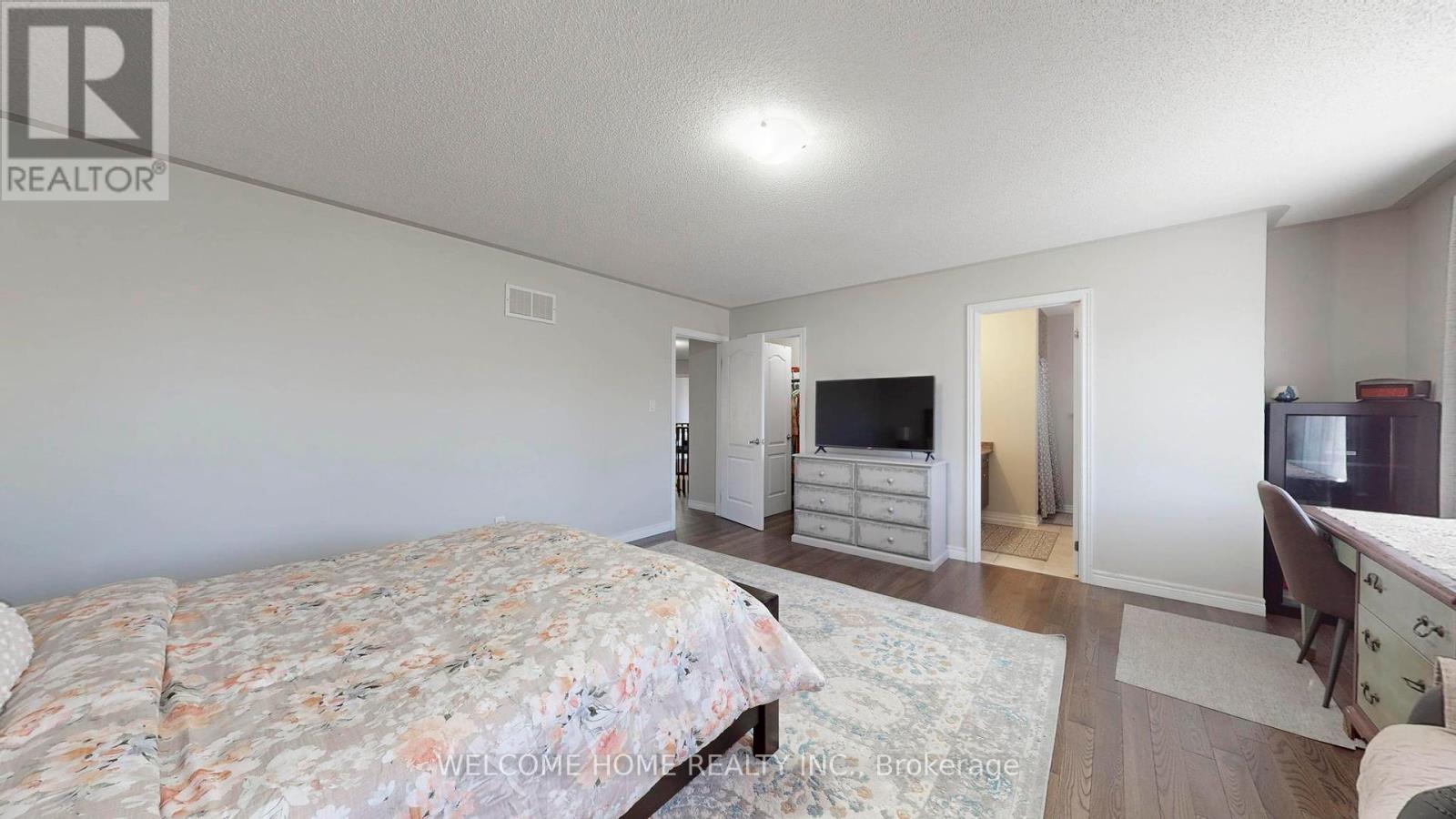 1346 Bardeau Street, Innisfil, Ontario  L0L 1W0 - Photo 17 - N12037603