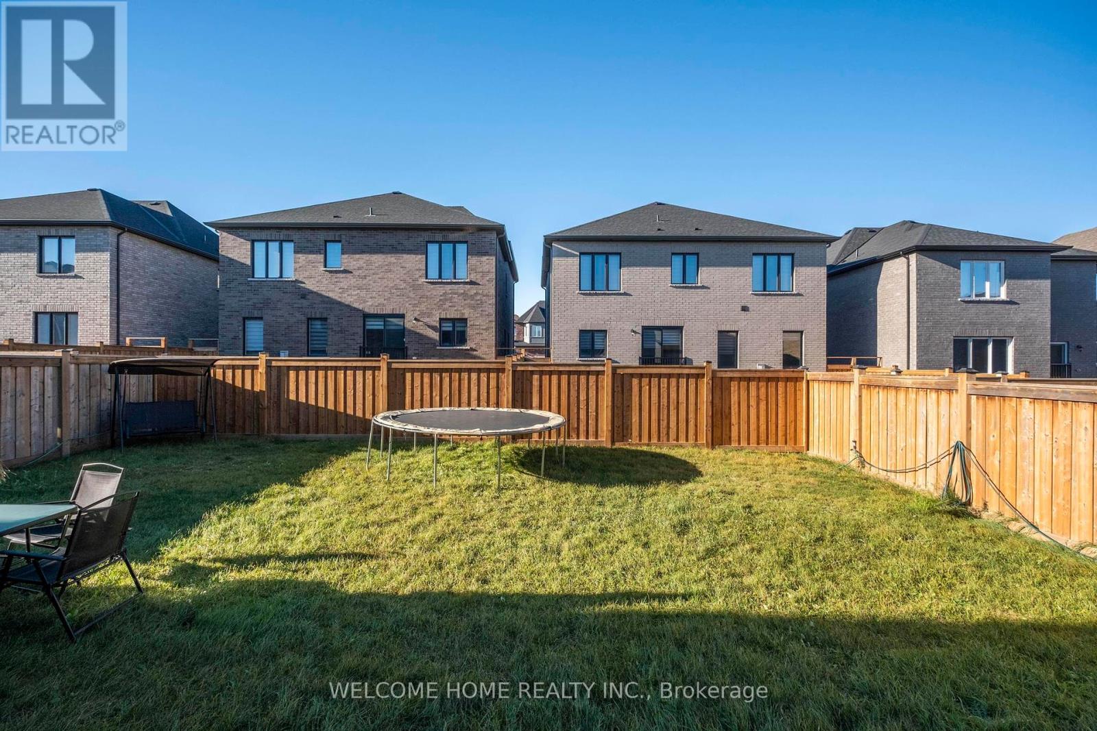1346 Bardeau Street, Innisfil, Ontario  L0L 1W0 - Photo 33 - N12037603