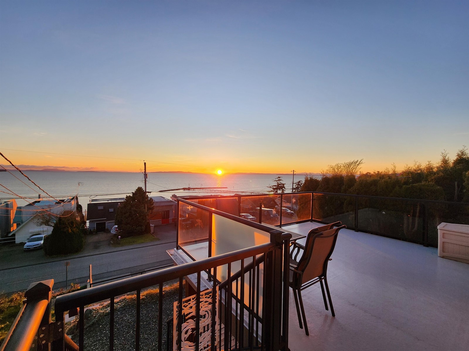 15245 VICTORIA AVENUE, White Rock, British Columbia