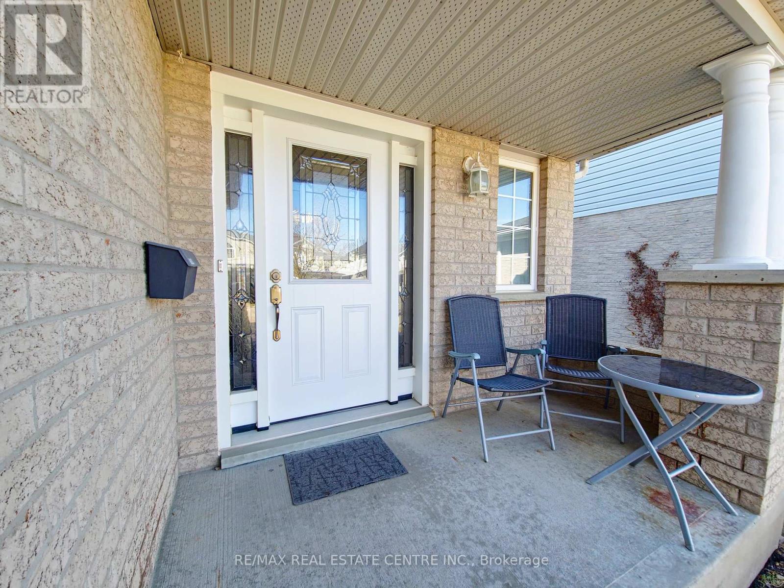 Property at 84 FOOT CRESCENT image 3