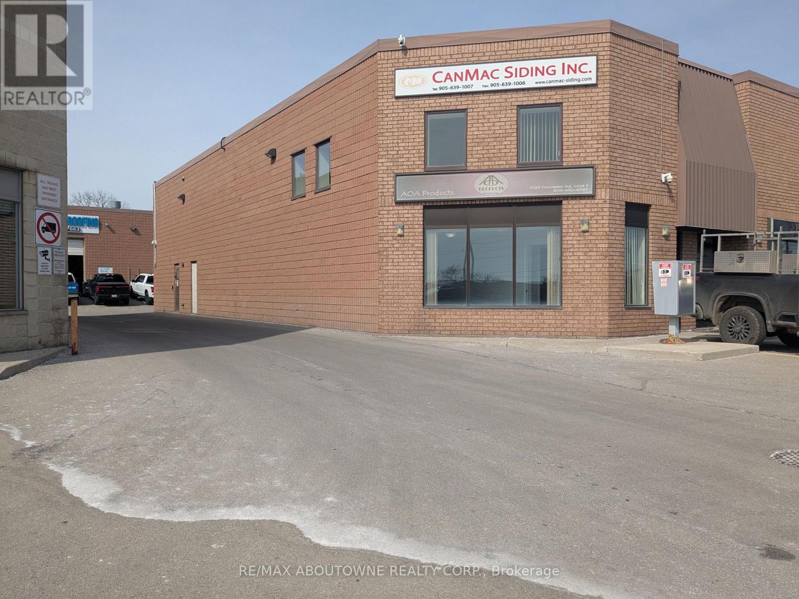 1 - 5125 HARVESTER ROAD, Burlington, Ontario