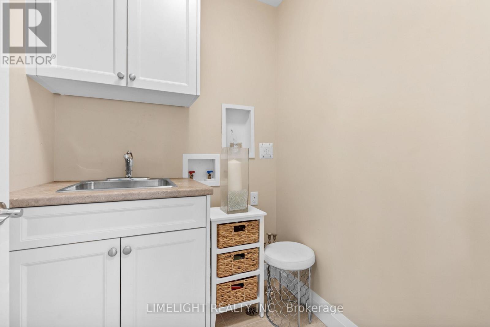 302 Callaway Road, London North, Ontario  N0M 1C0 - Photo 25 - X12037763