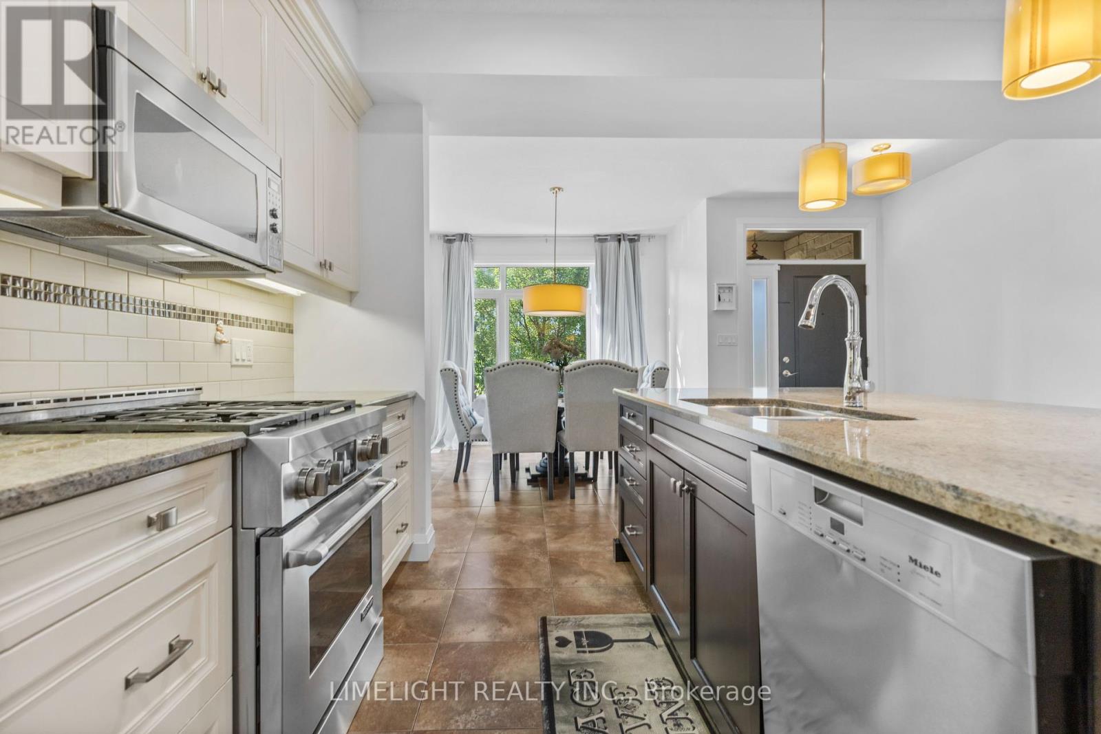 302 Callaway Road, London North, Ontario  N0M 1C0 - Photo 7 - X12037763