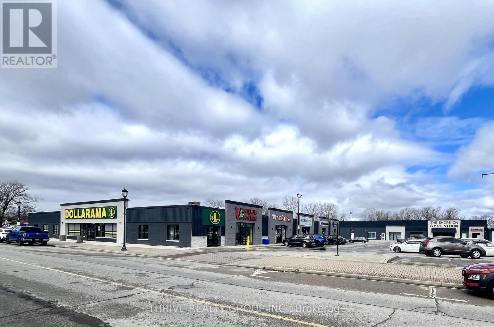 51 Front Street E, Strathroy-Caradoc, Ontario  N7G 1Y5 - Photo 4 - X12037774